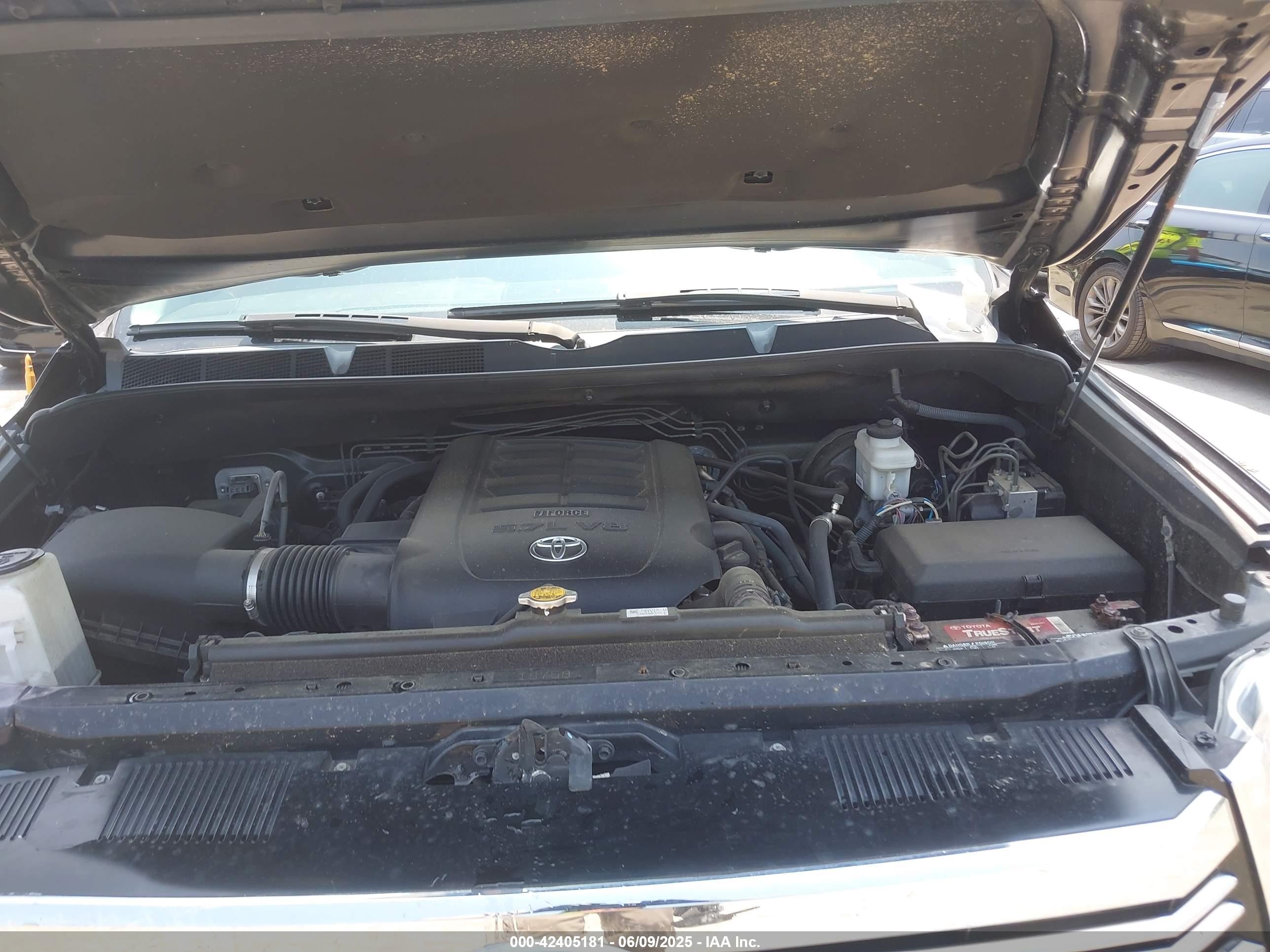 TOYOTA TUNDRA image 10