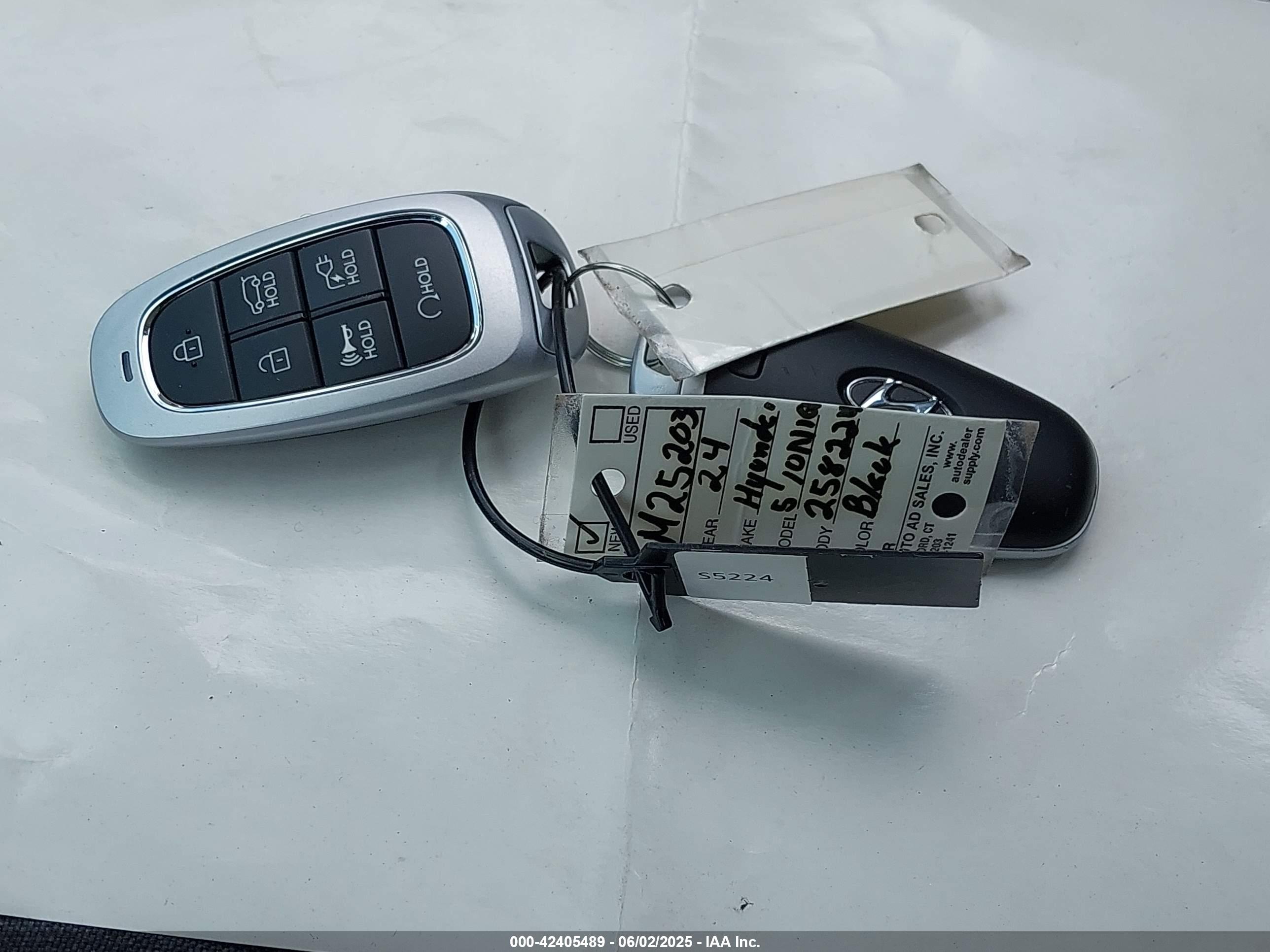 HYUNDAI IONIQ image 11