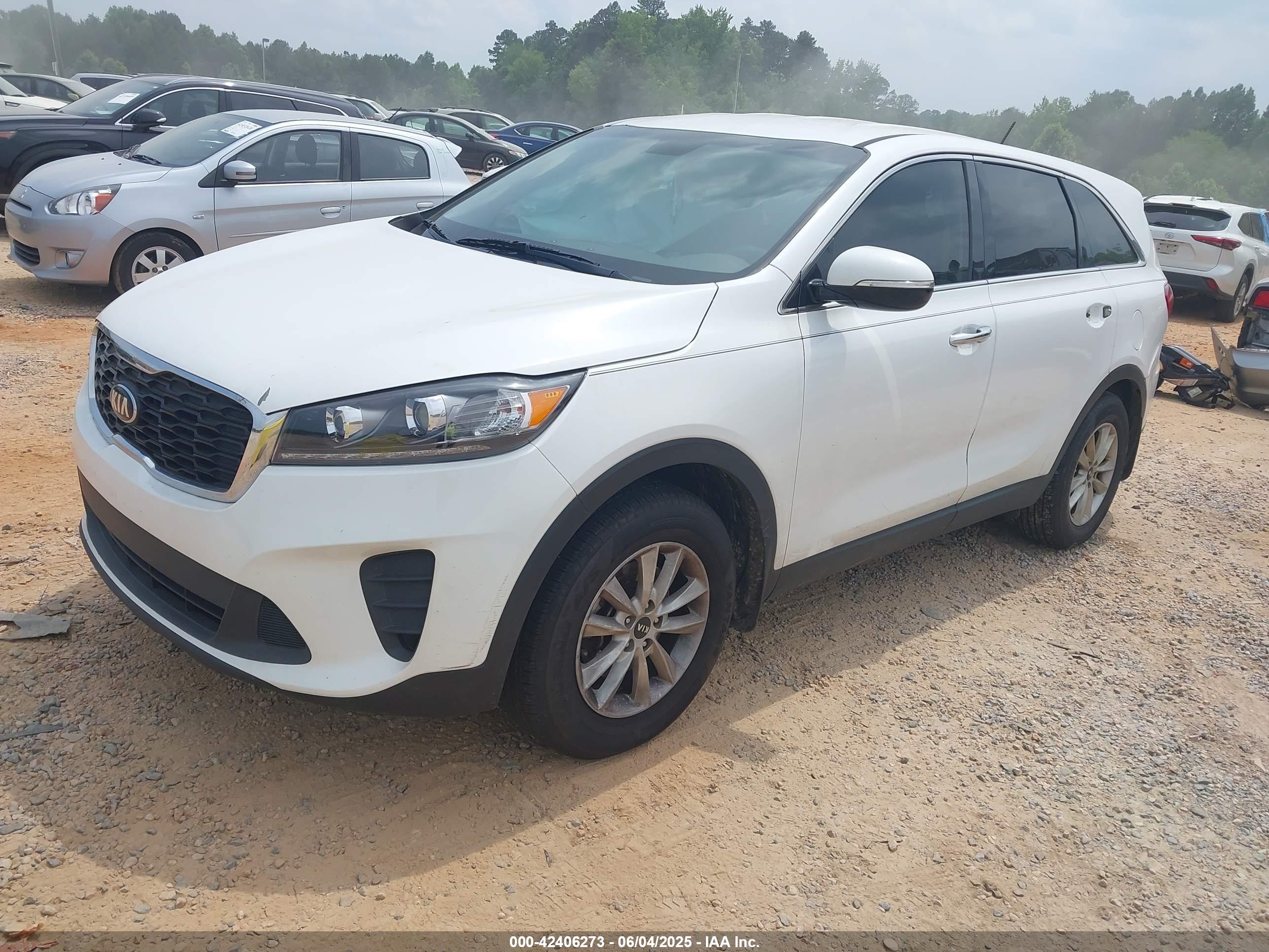 KIA SORENTO image 2