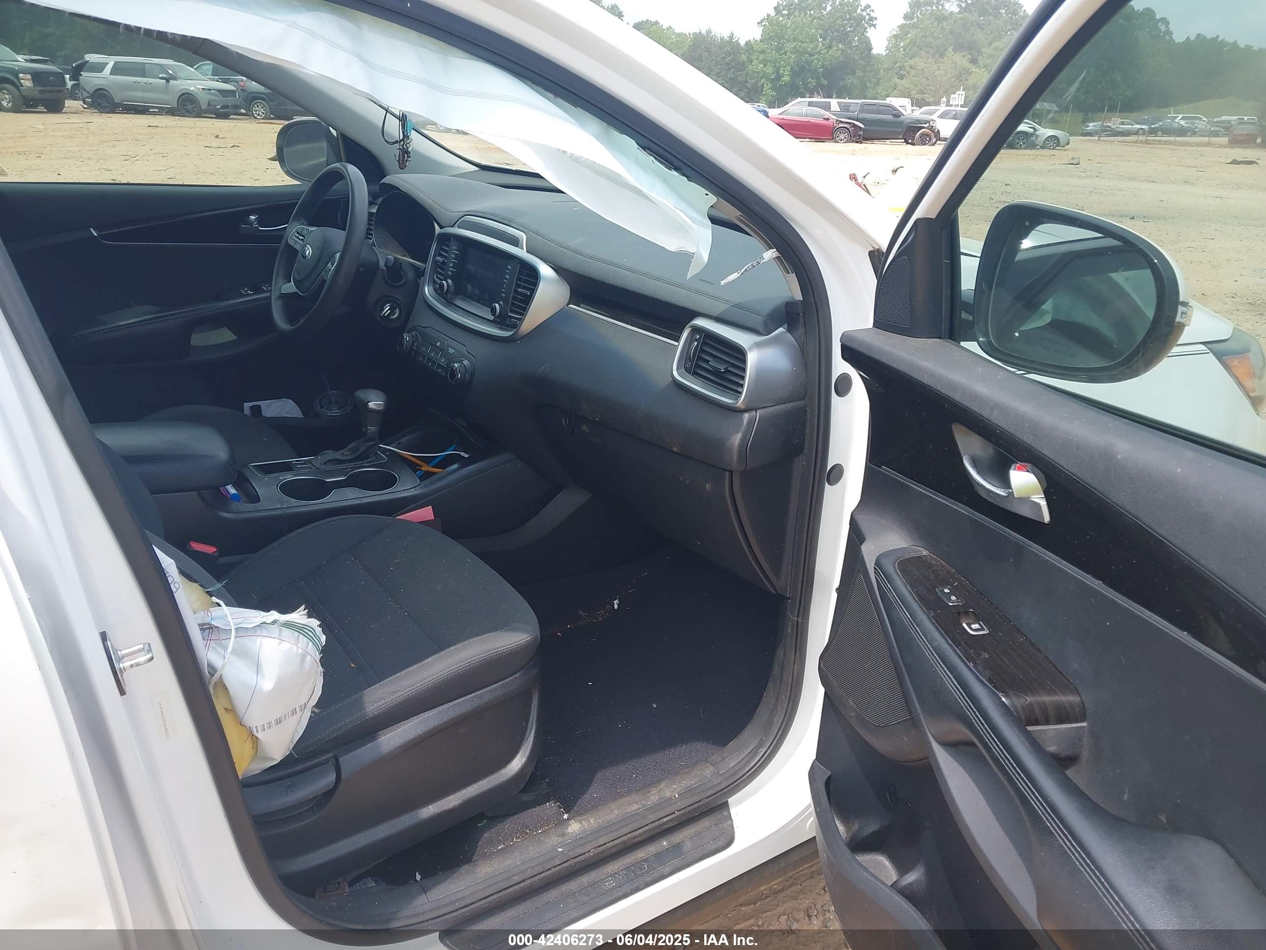 KIA SORENTO image 5