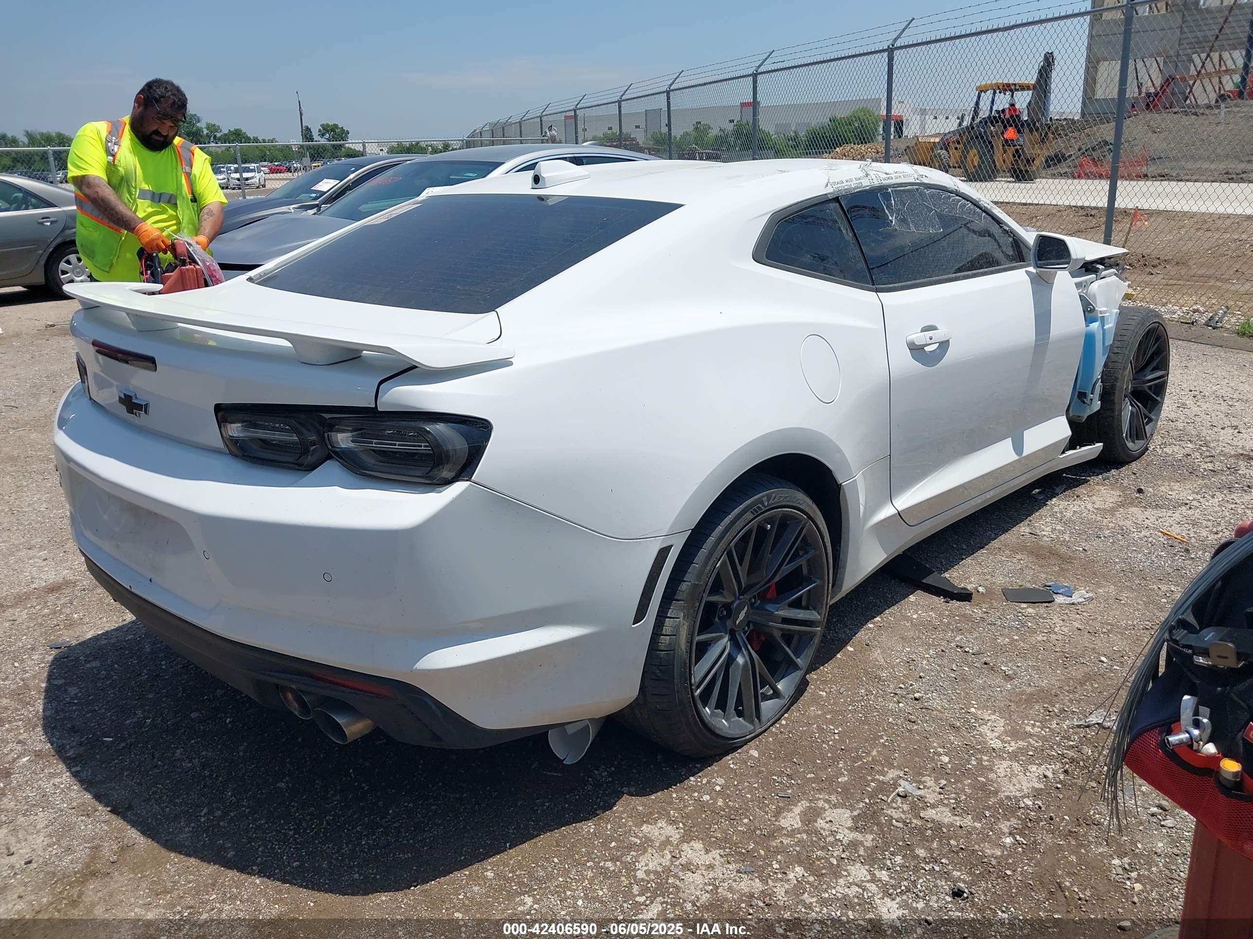 CHEVROLET CAMARO image 4