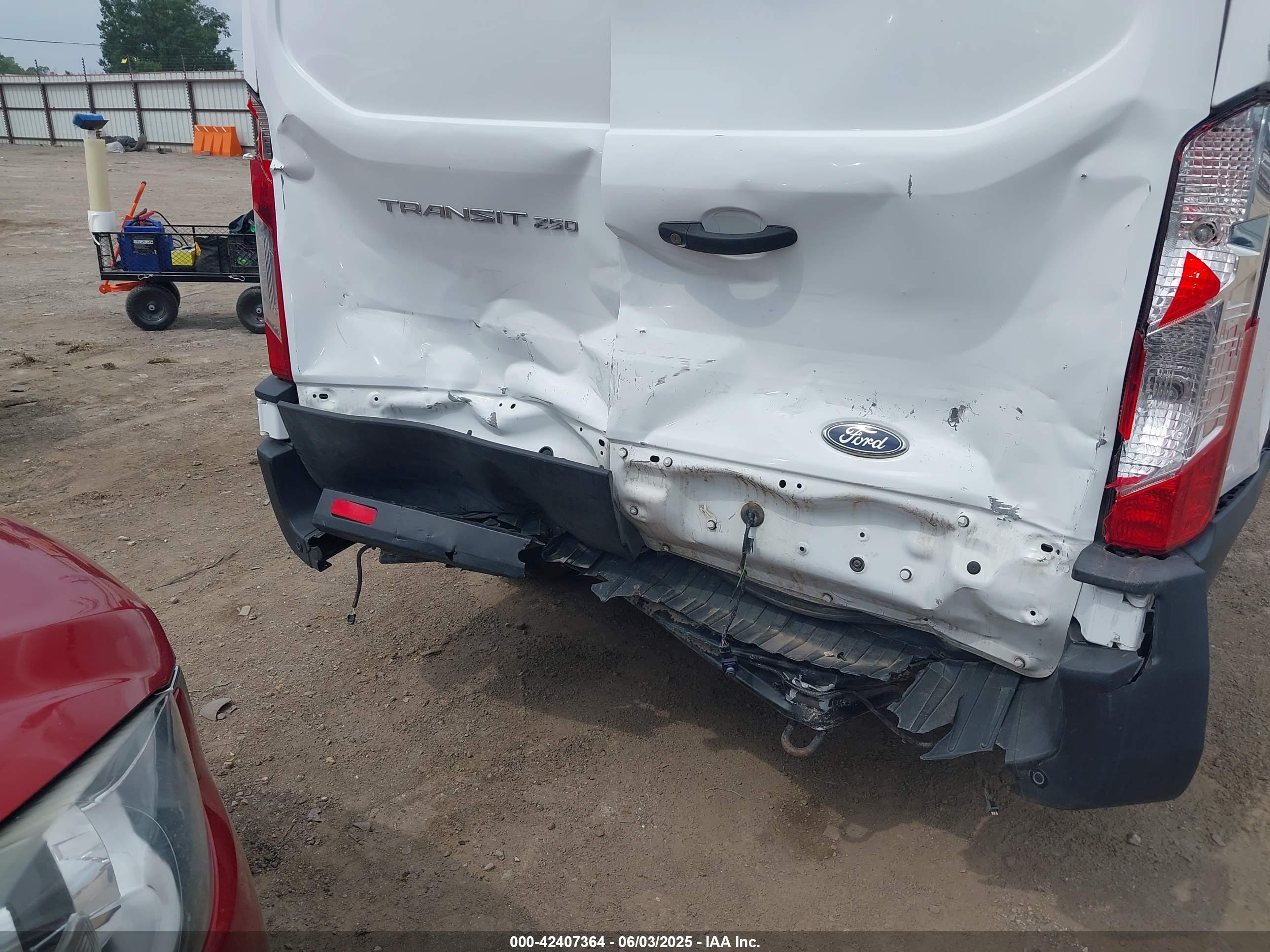 FORD TRANSIT-250 image 6