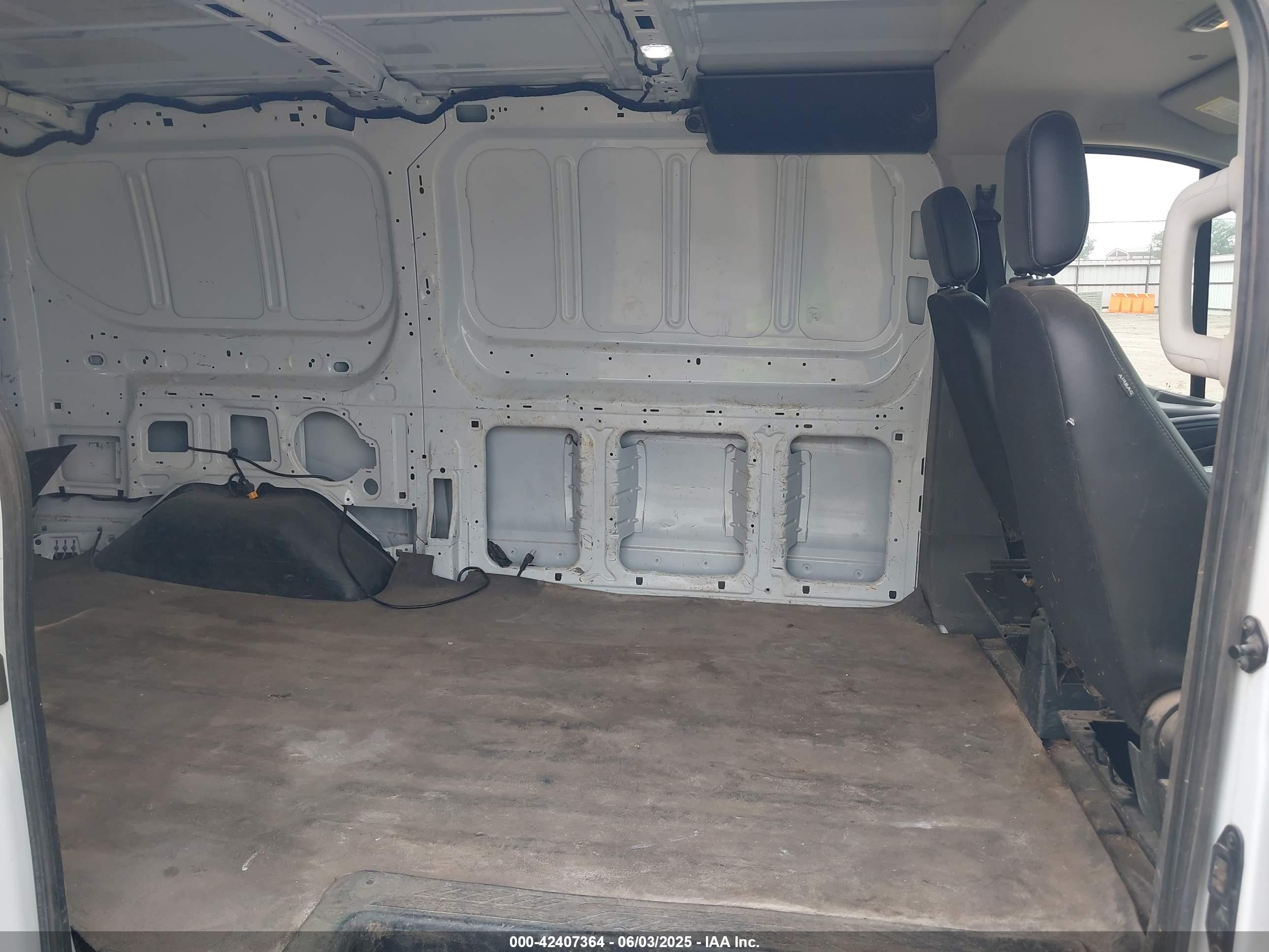 FORD TRANSIT-250 image 8