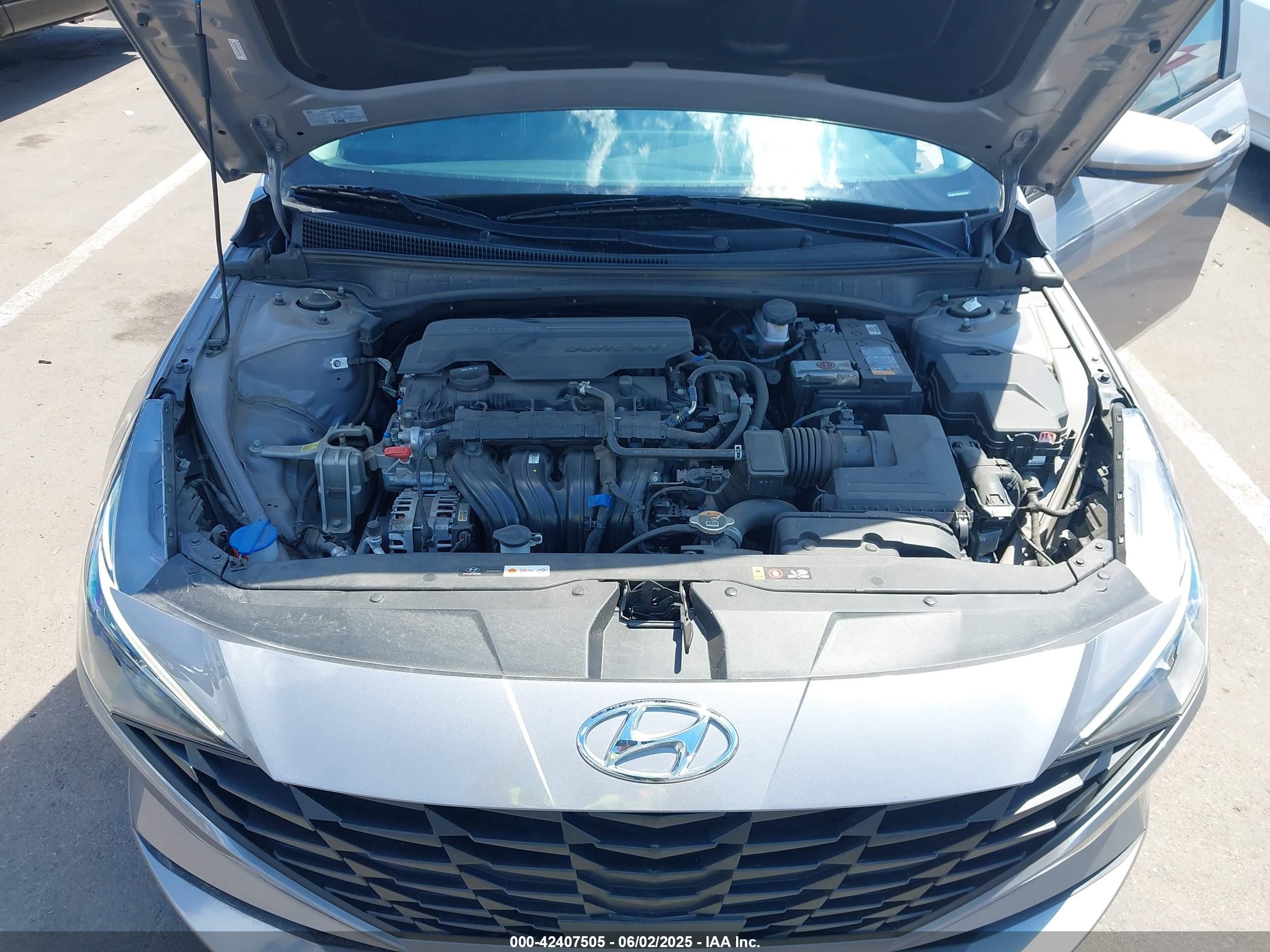 HYUNDAI ELANTRA image 10