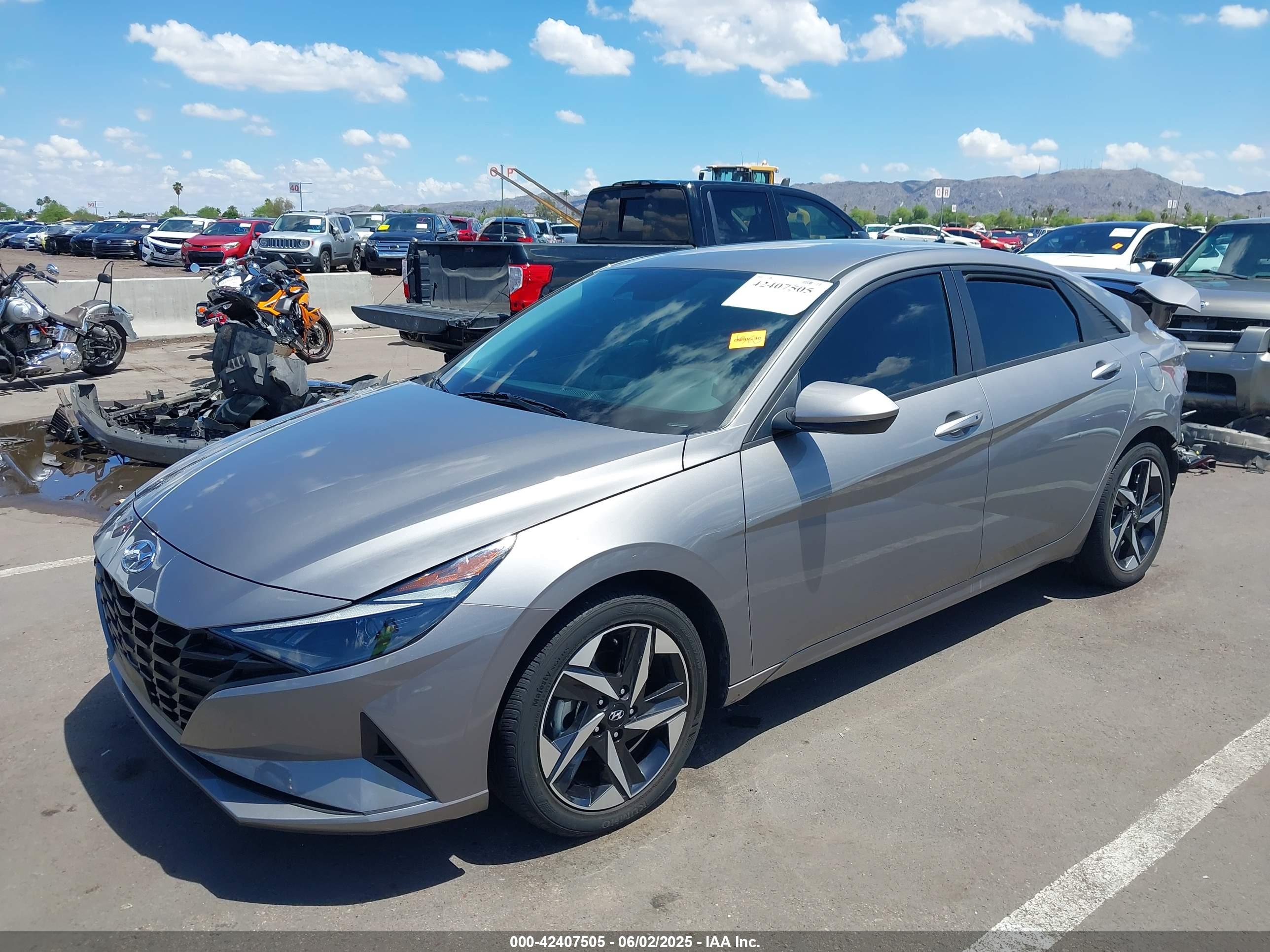 HYUNDAI ELANTRA image 2