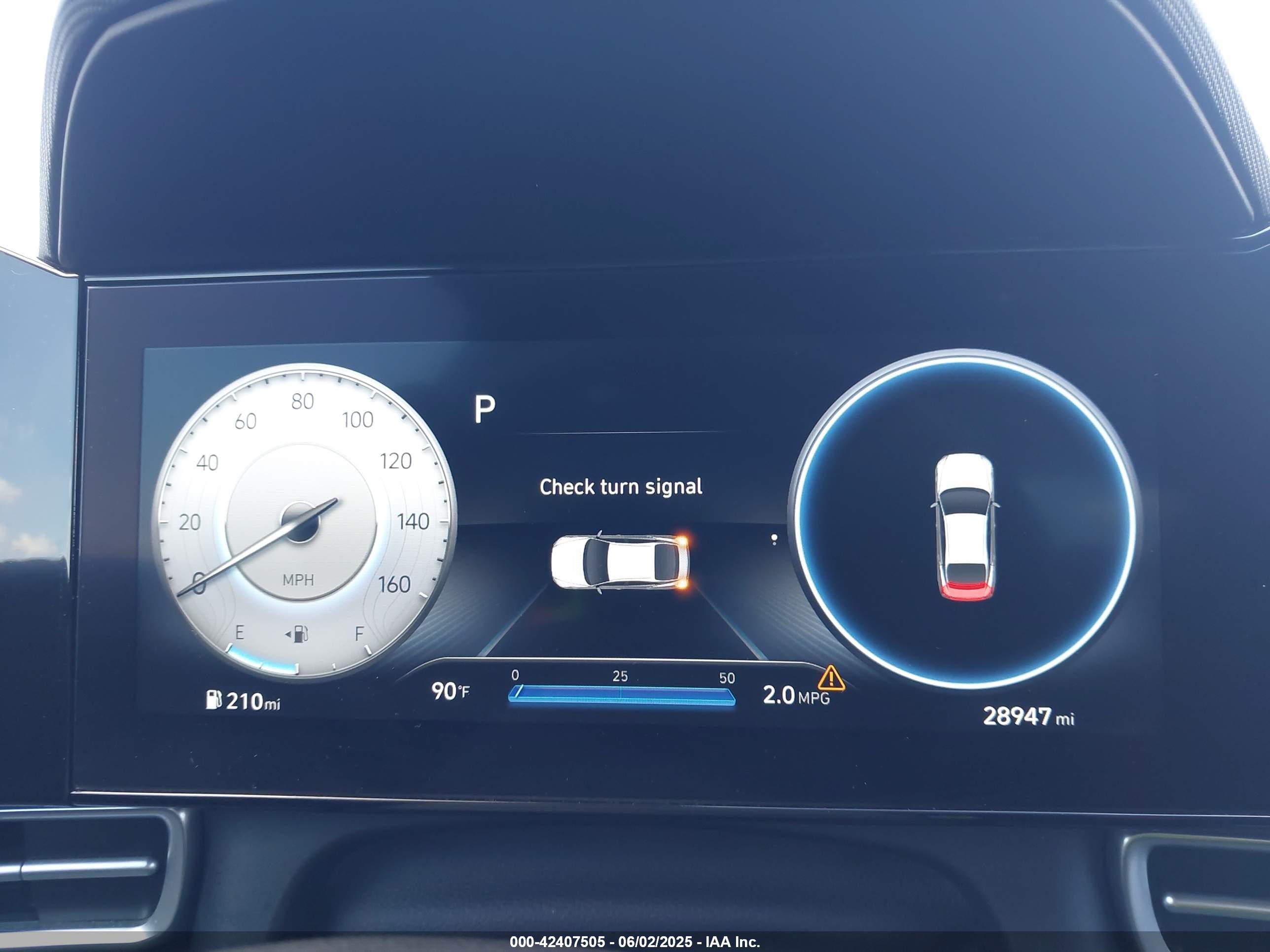 HYUNDAI ELANTRA image 7
