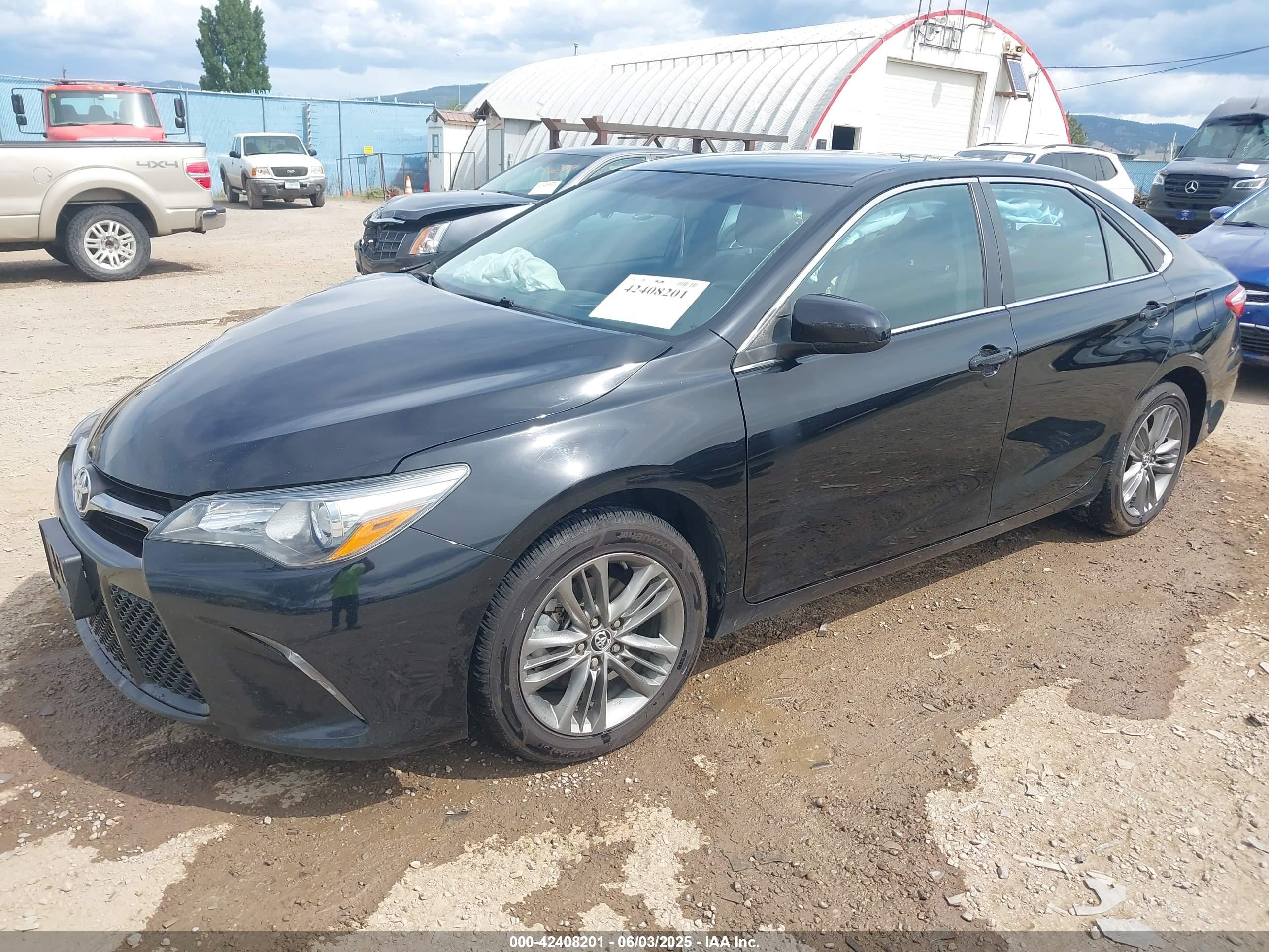 TOYOTA CAMRY image 2