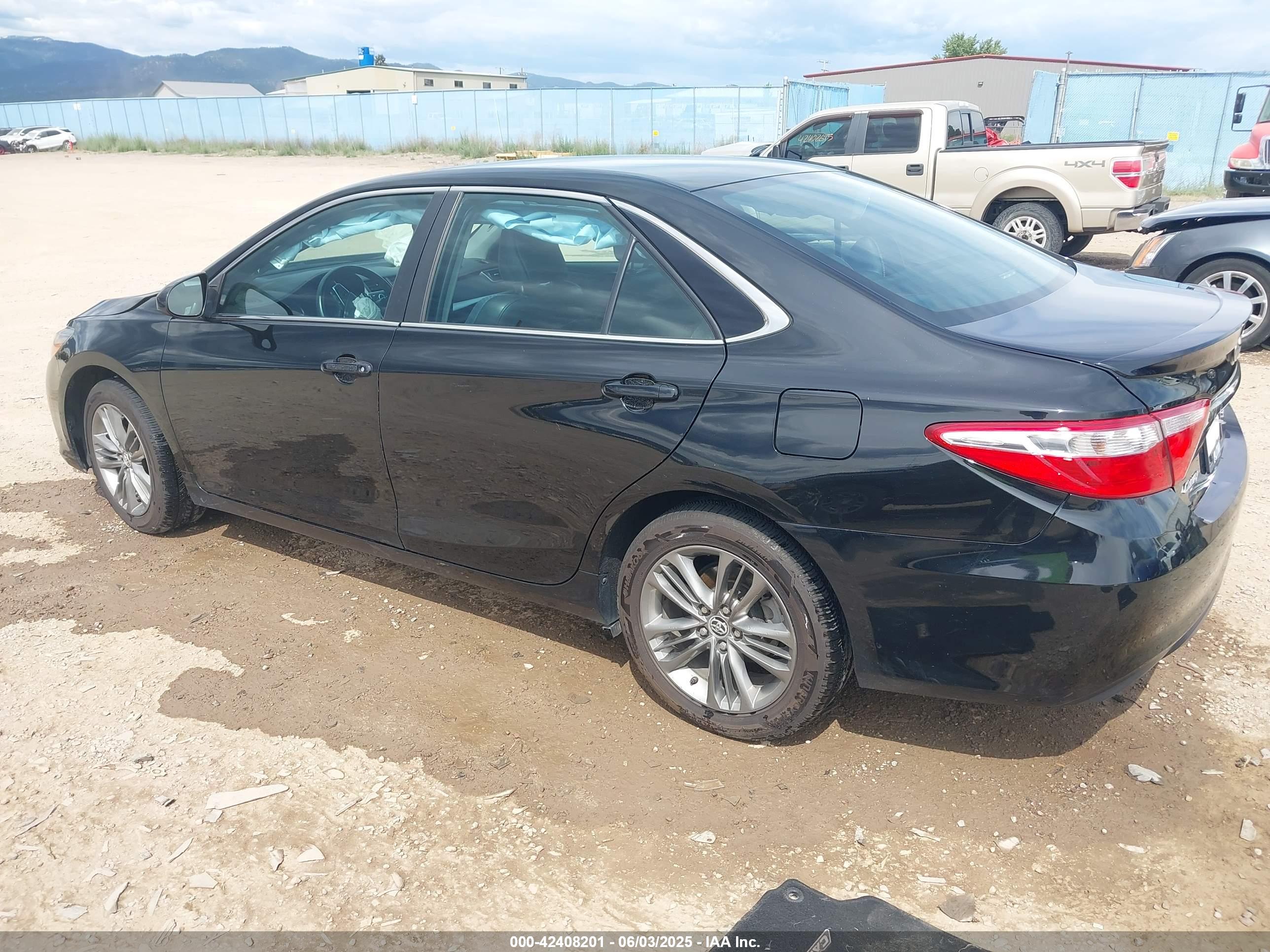 TOYOTA CAMRY image 3