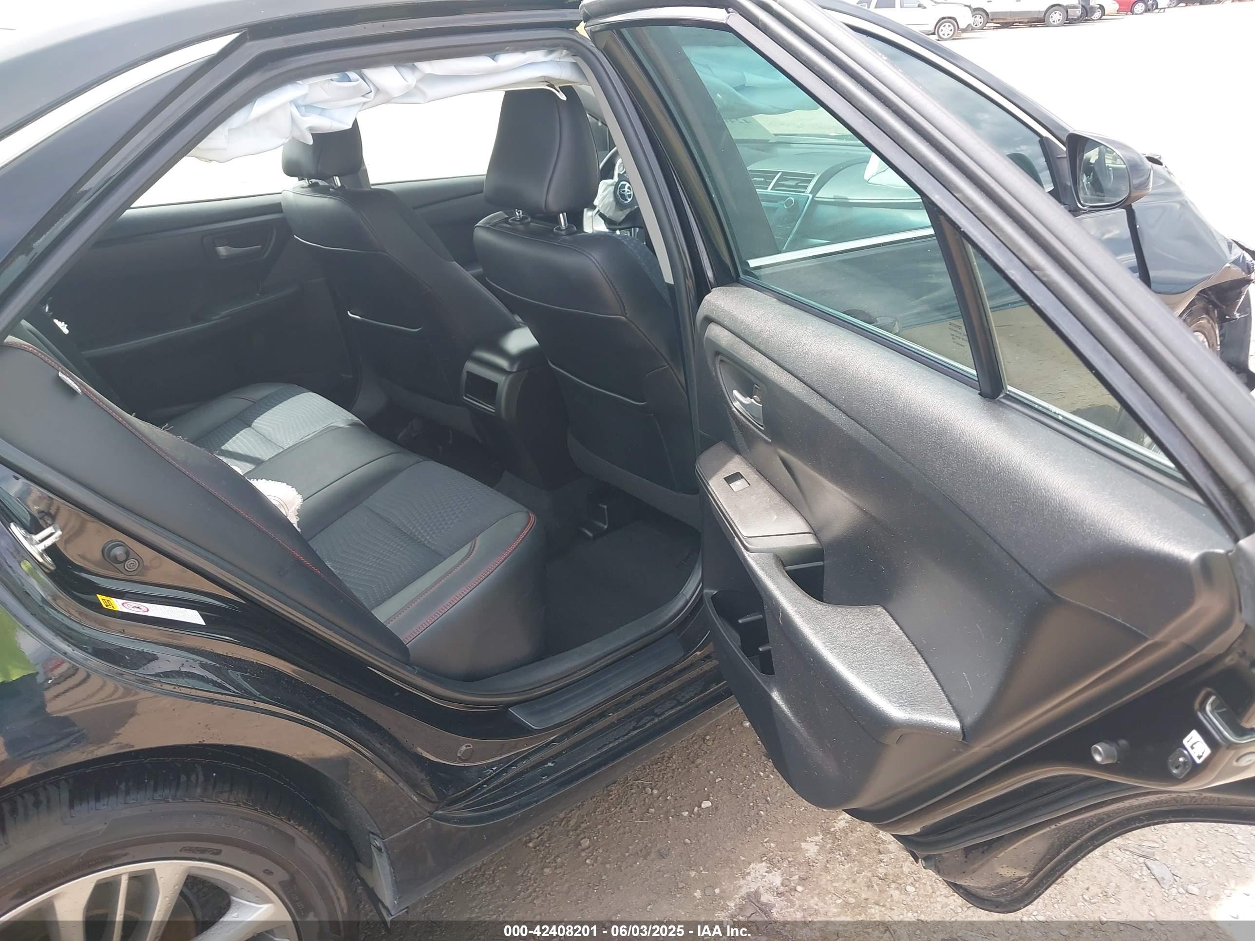 TOYOTA CAMRY image 8