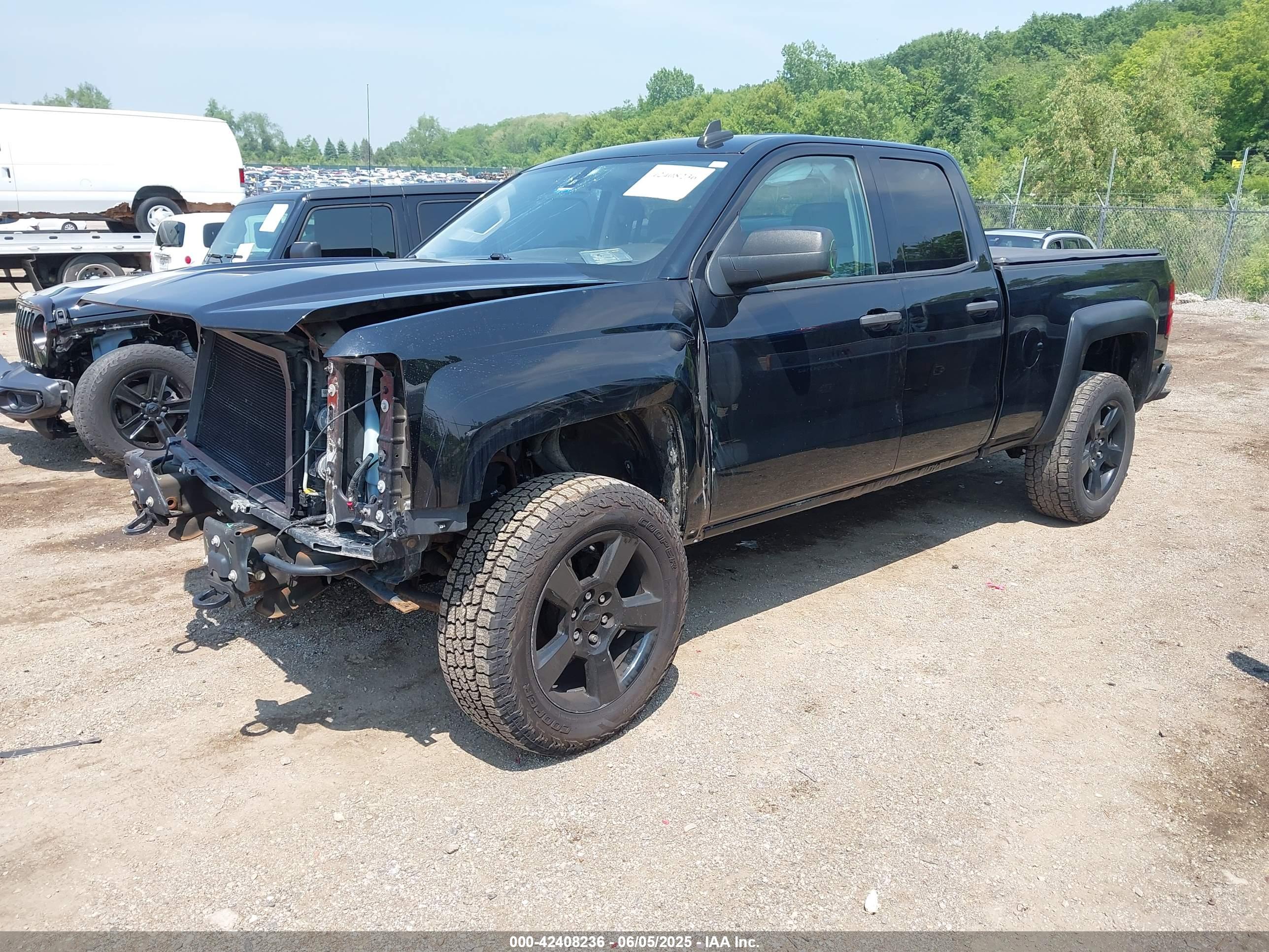 CHEVROLET SILVERADO image 2