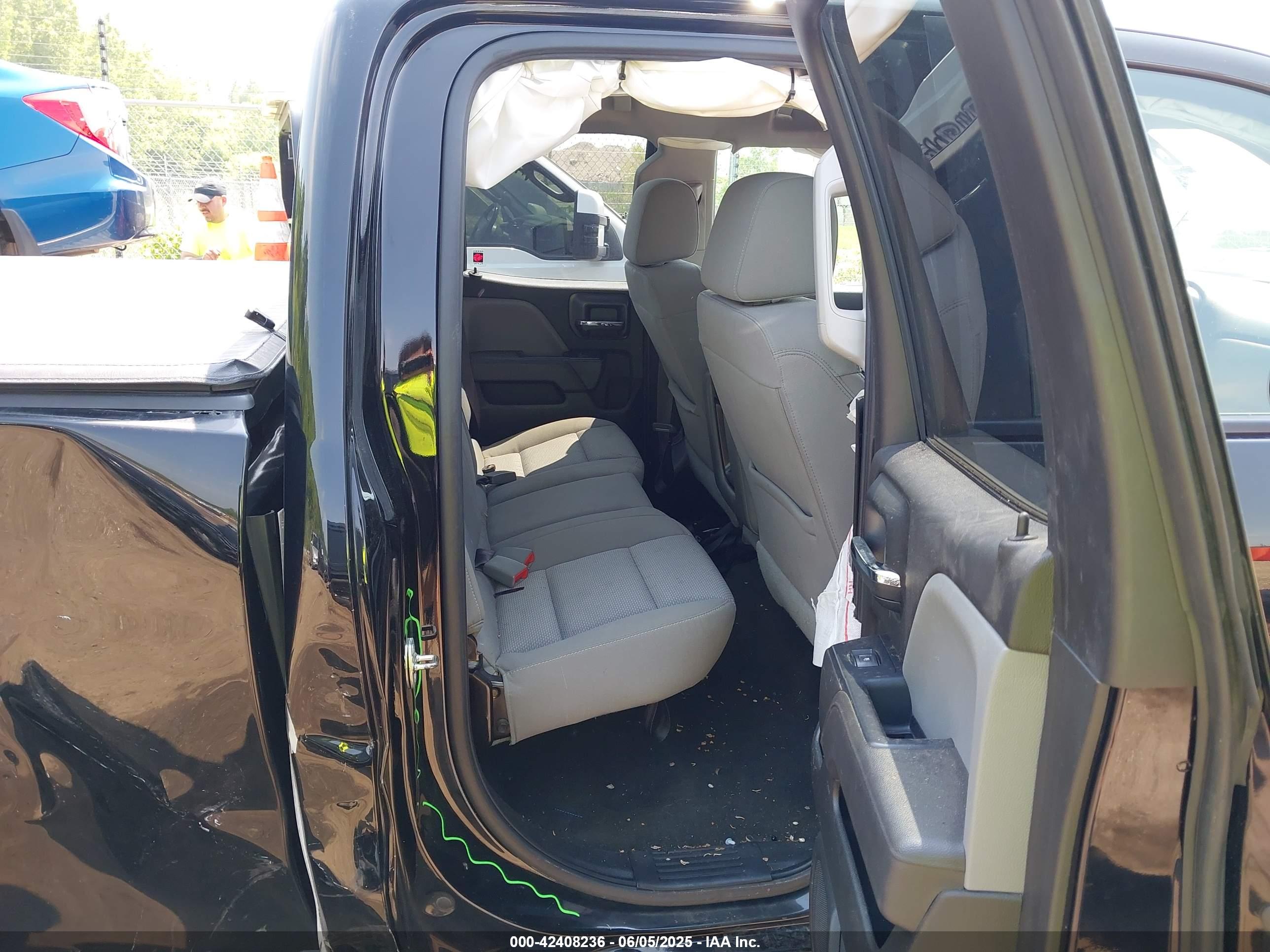CHEVROLET SILVERADO image 8