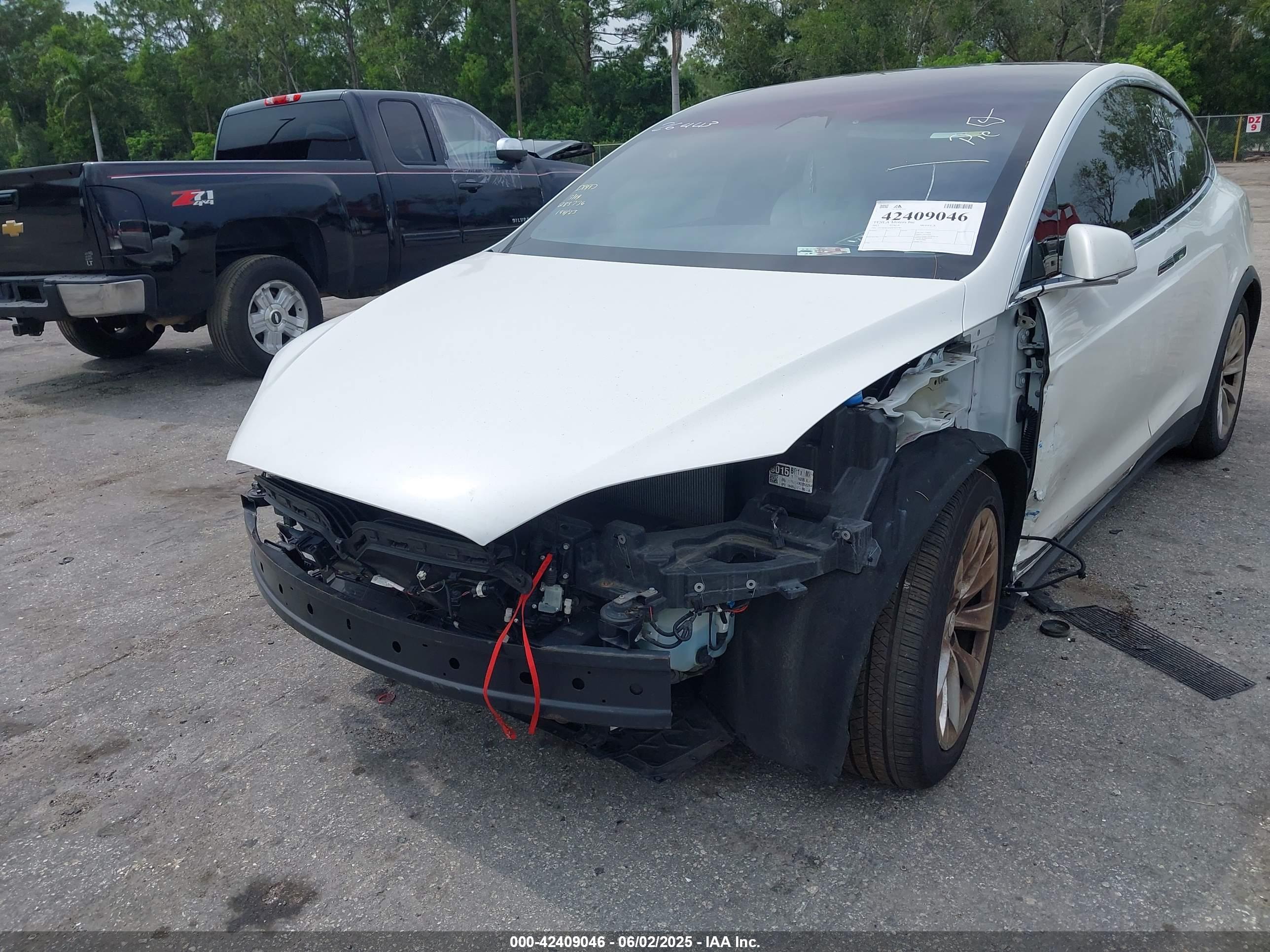 TESLA MODEL image 6
