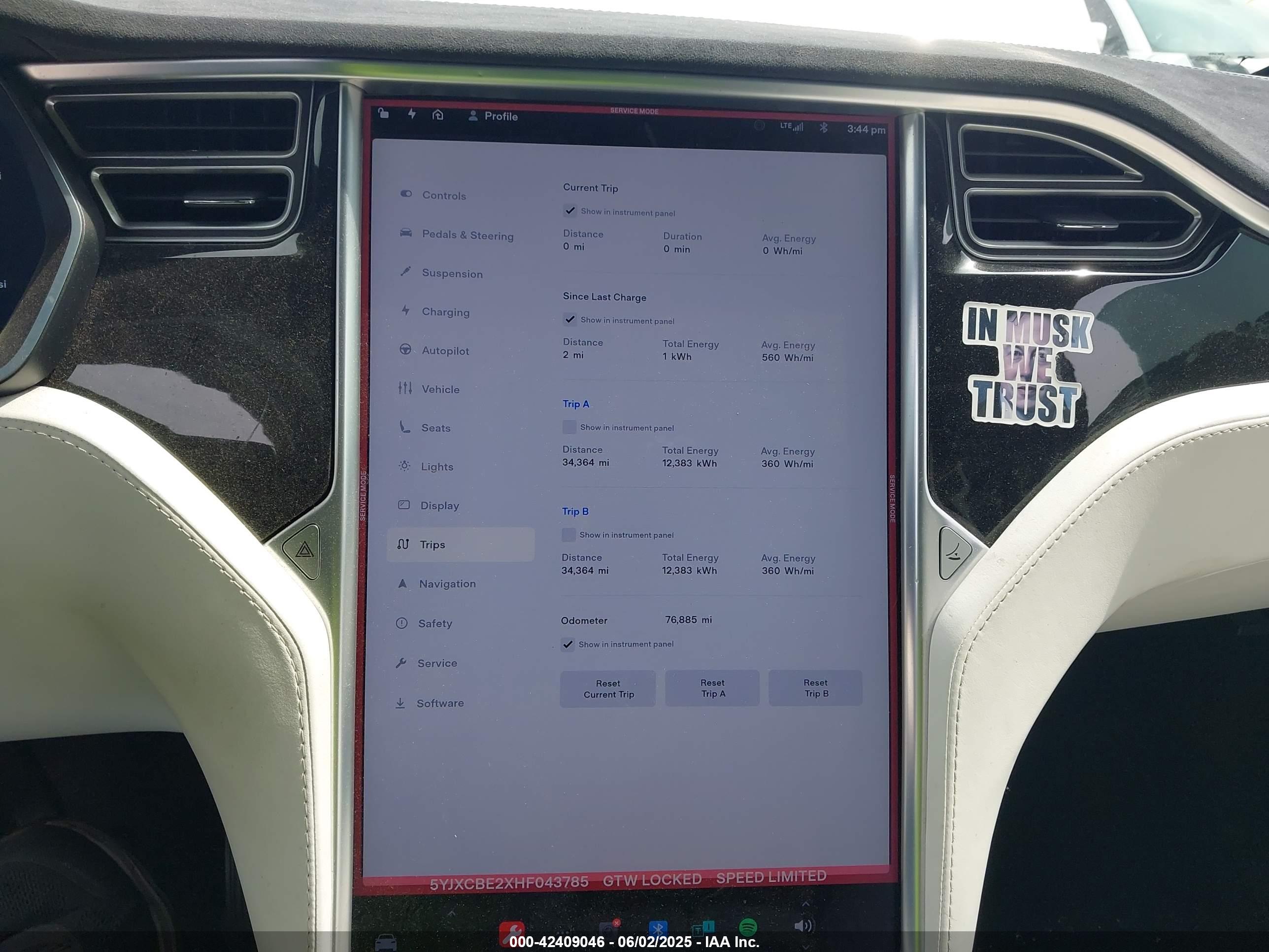 TESLA MODEL image 7