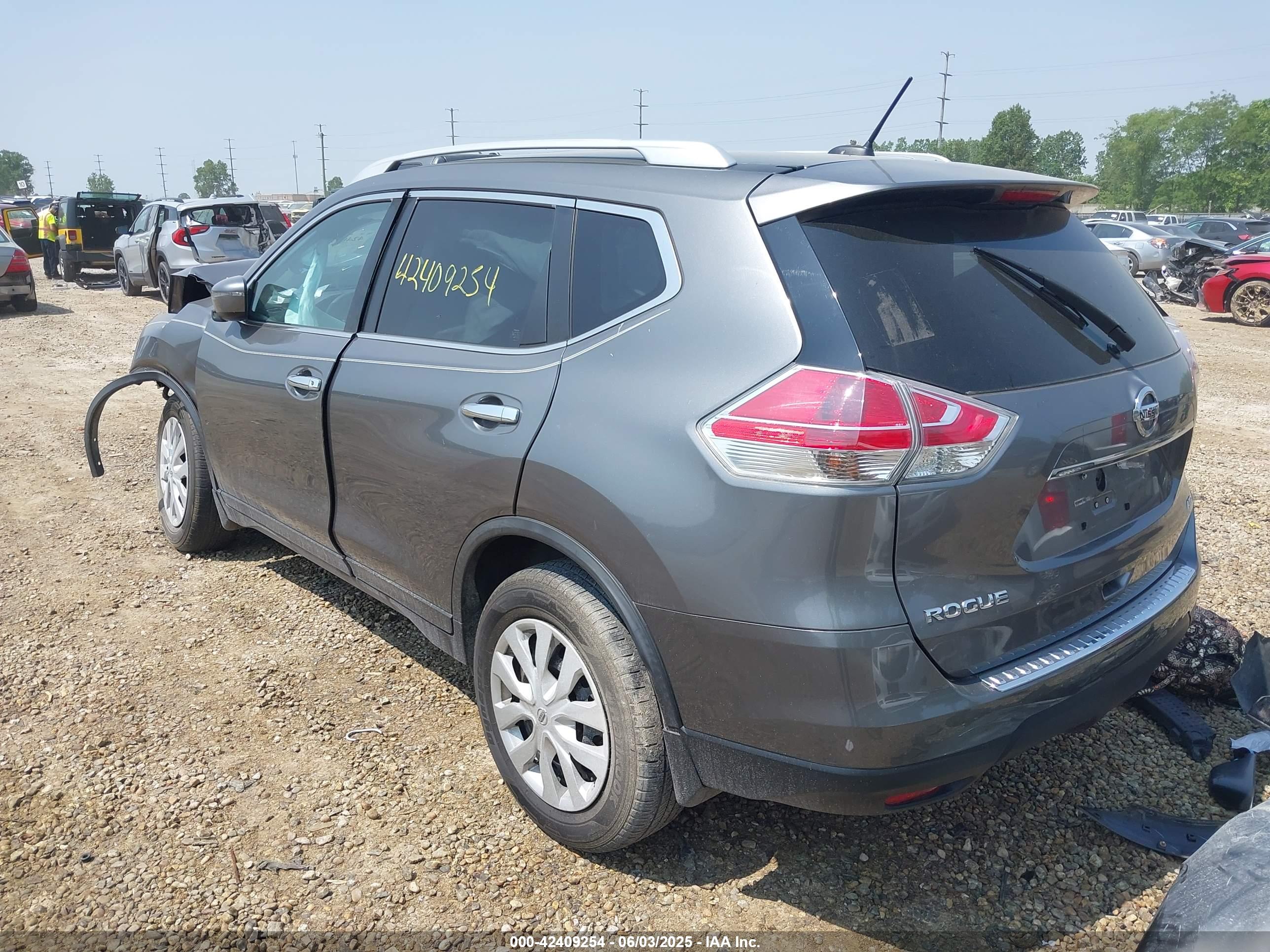 NISSAN ROGUE image 3