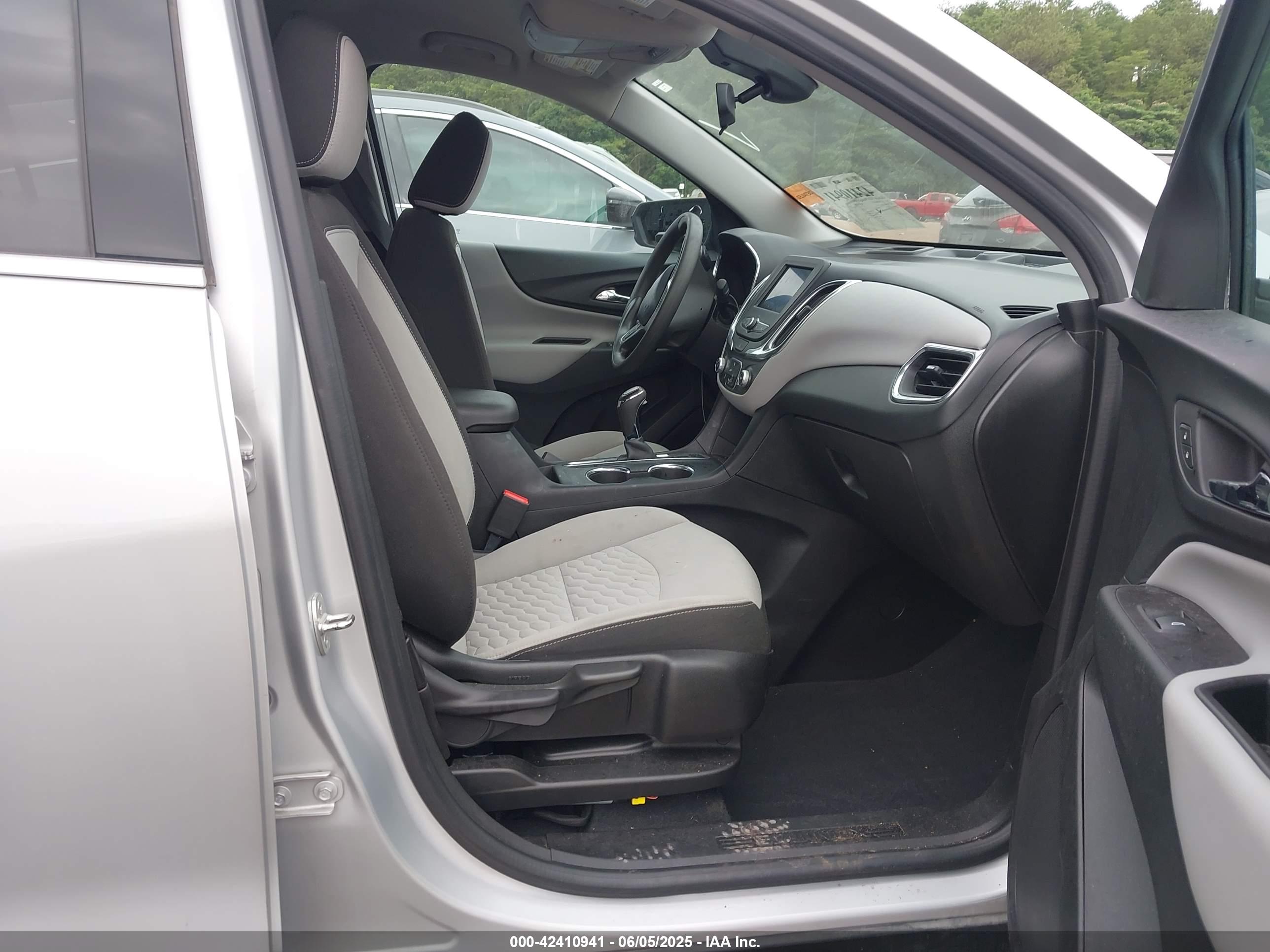 CHEVROLET EQUINOX image 5