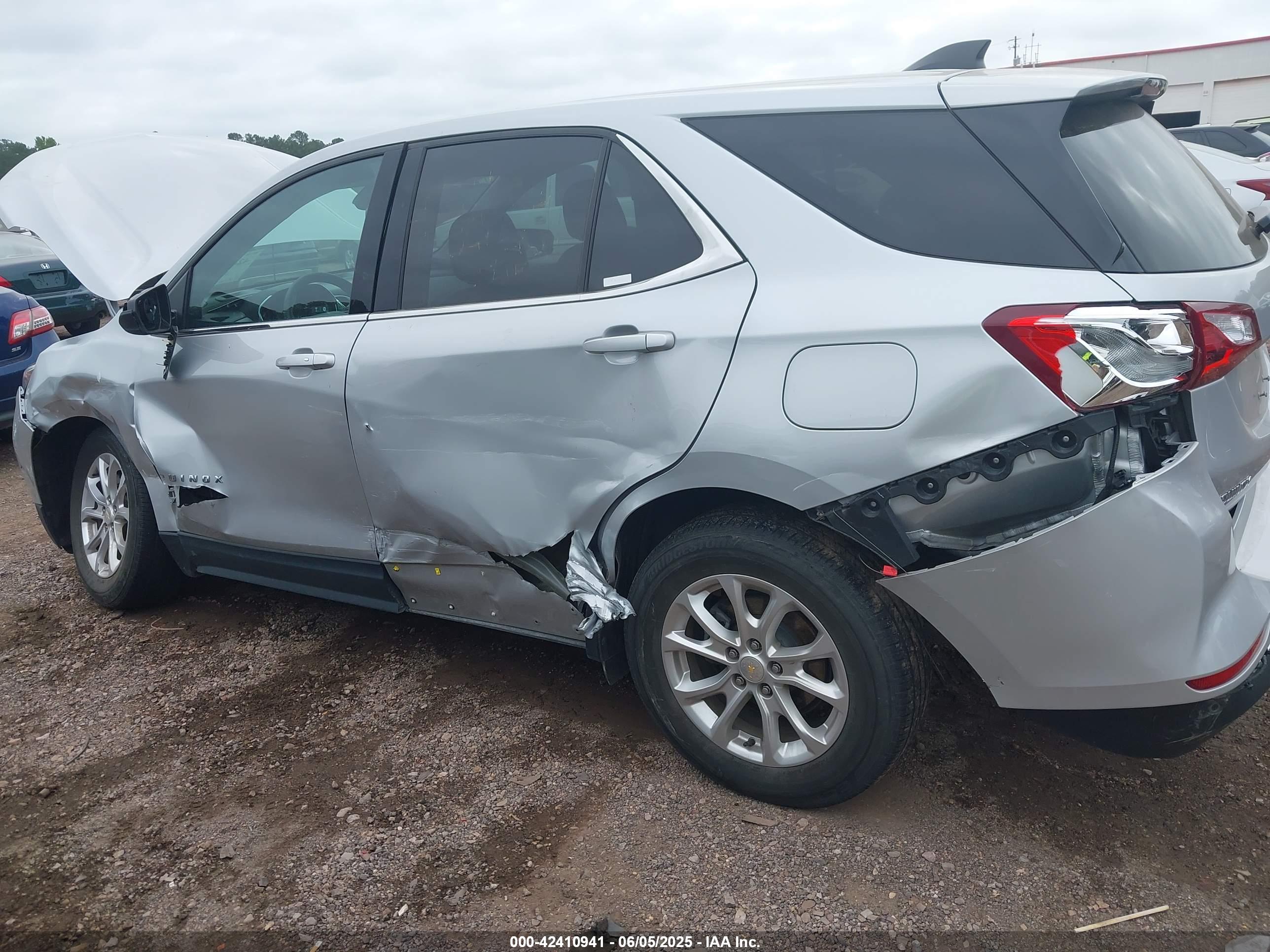 CHEVROLET EQUINOX image 6