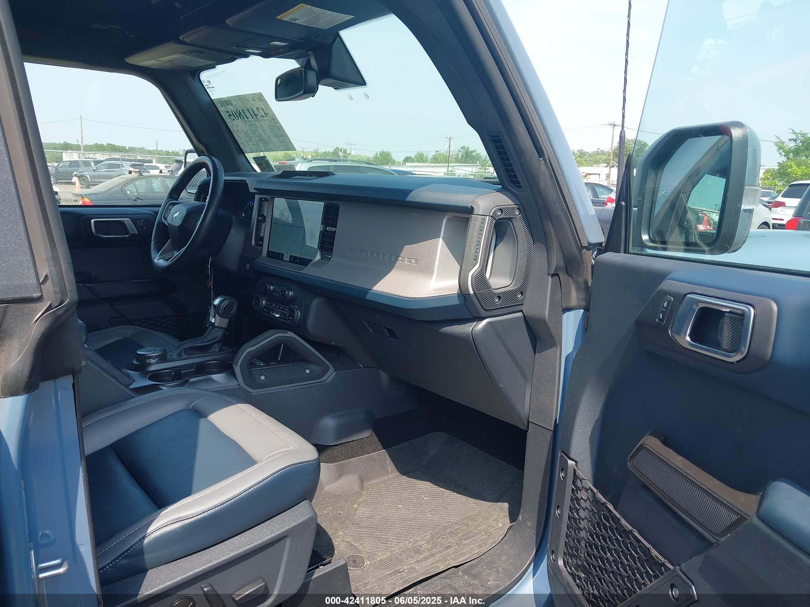 FORD BRONCO image 5