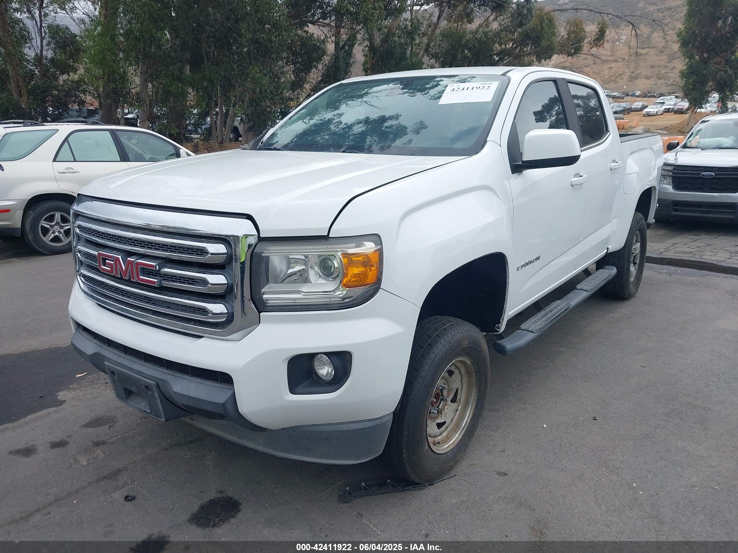 GMC CANYON image 2
