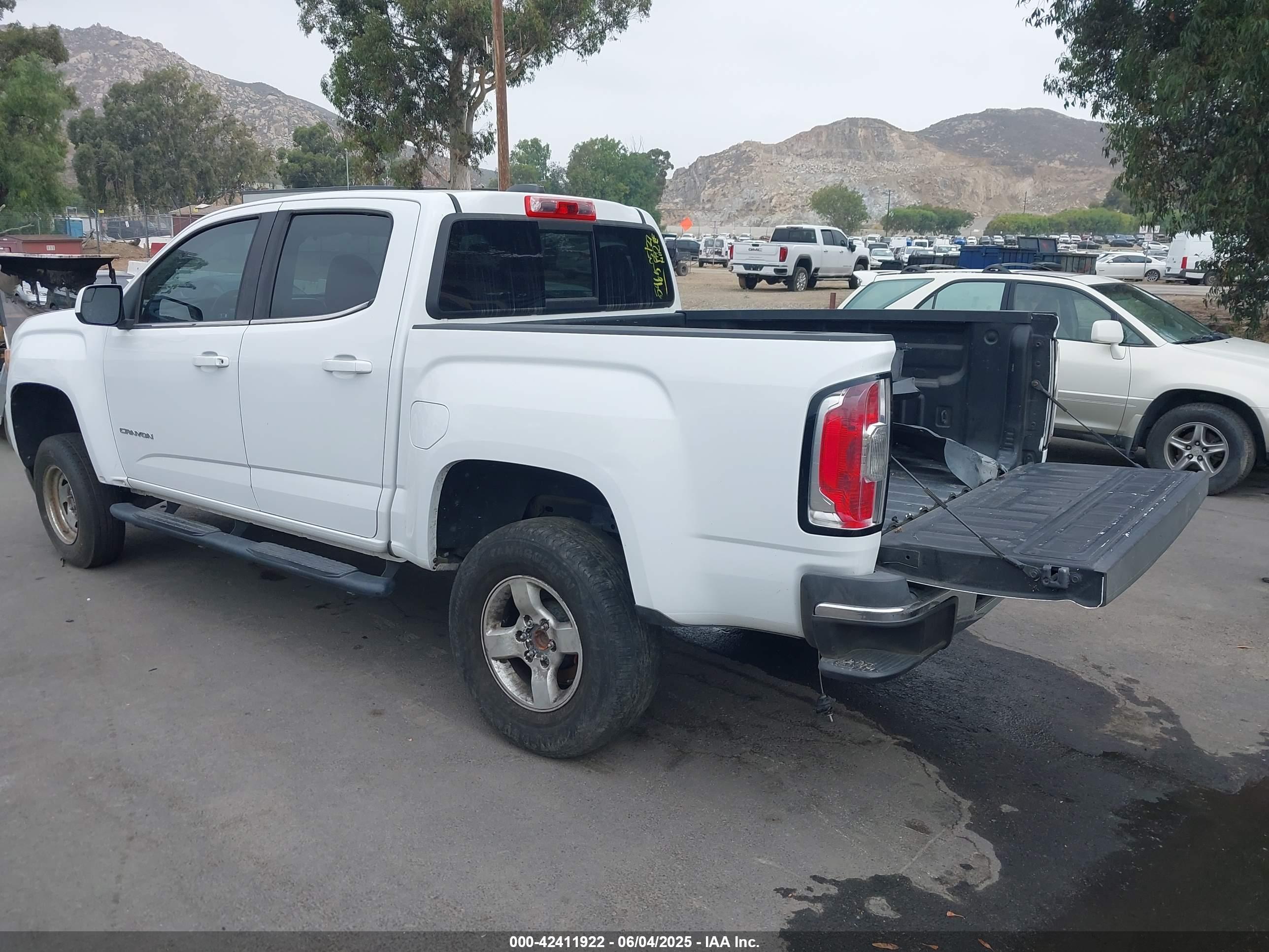 GMC CANYON image 3