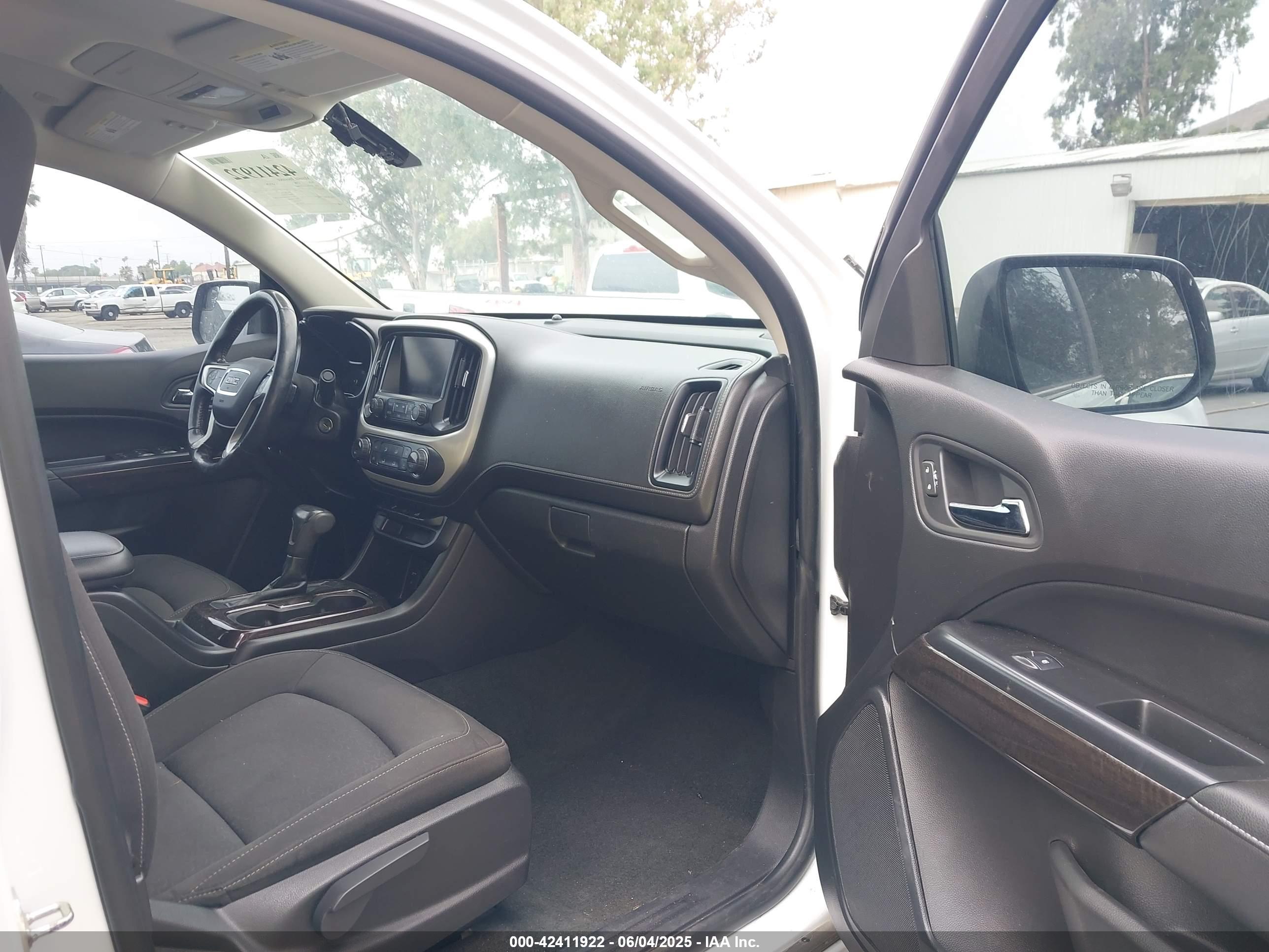 GMC CANYON image 5