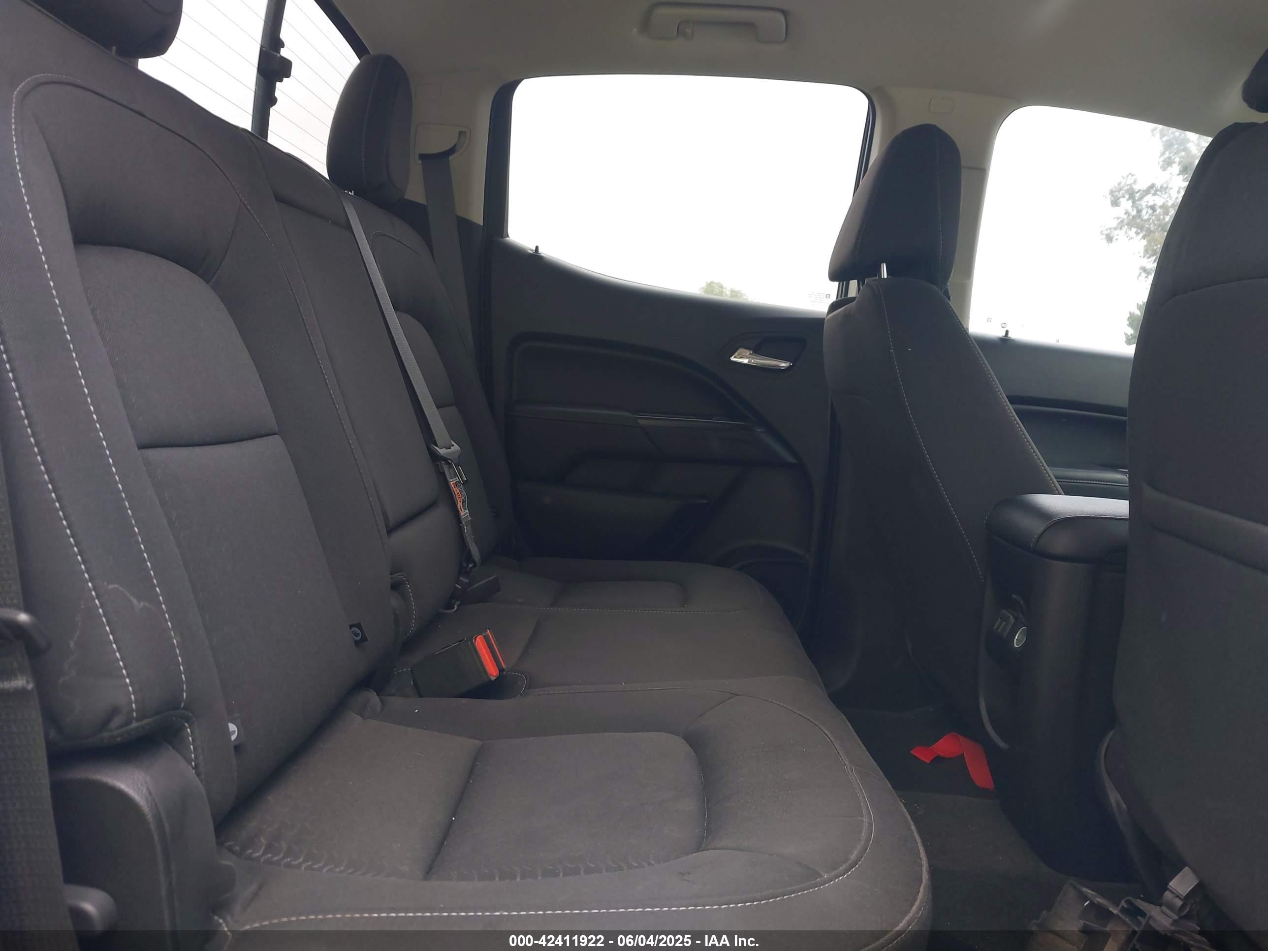 GMC CANYON image 8