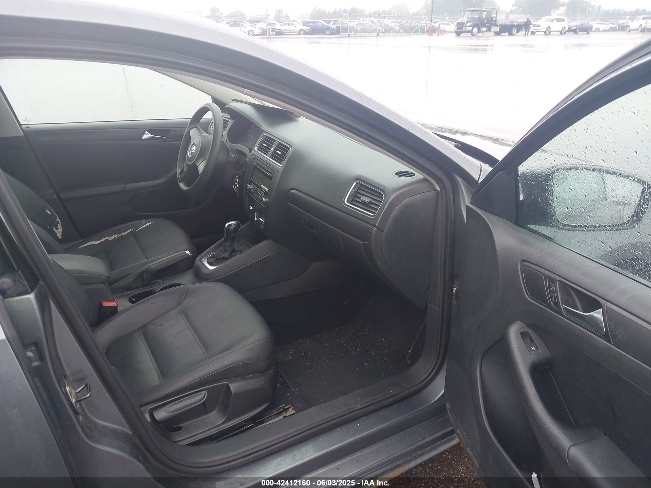 VOLKSWAGEN JETTA image 5
