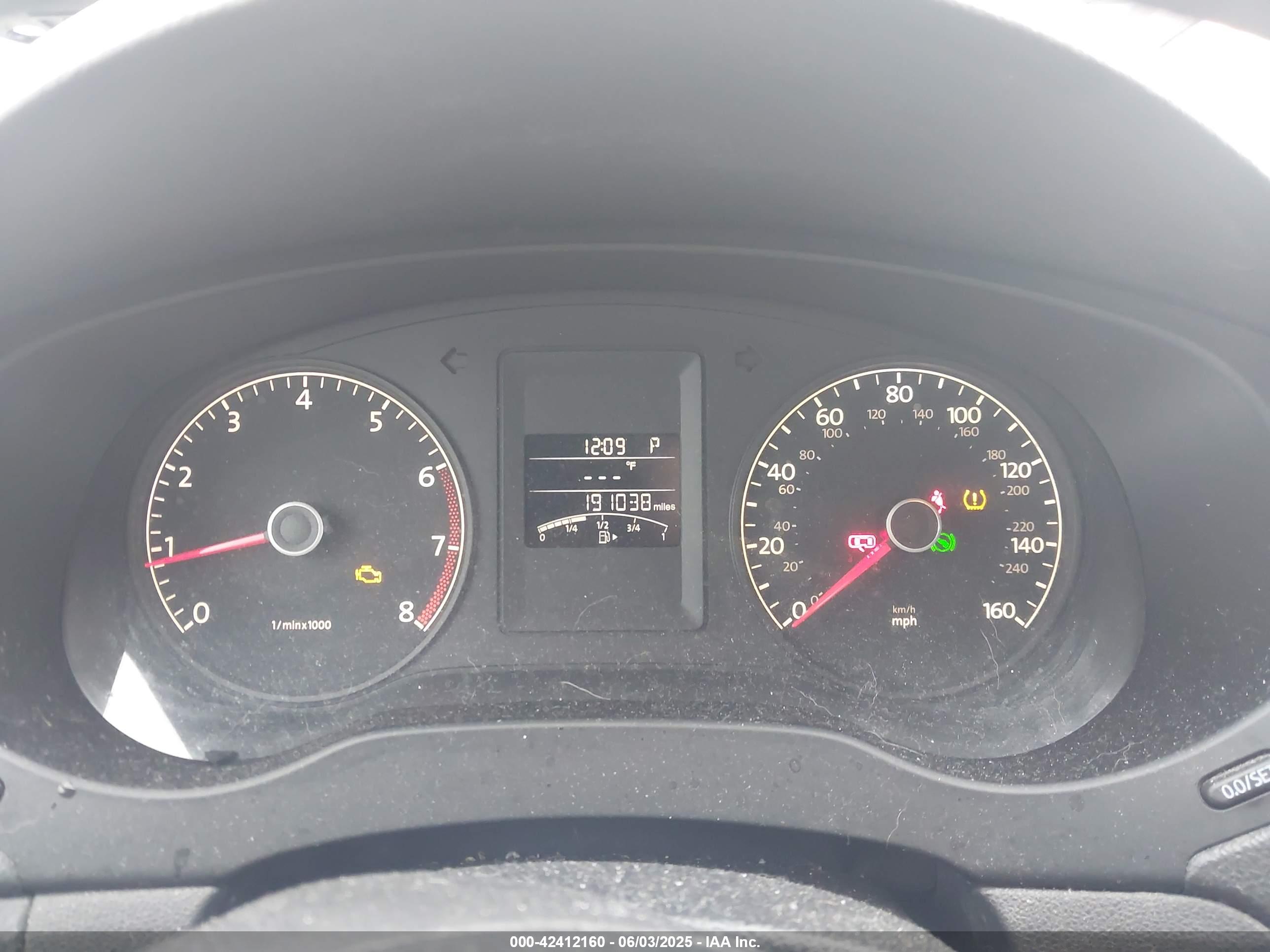 VOLKSWAGEN JETTA image 7