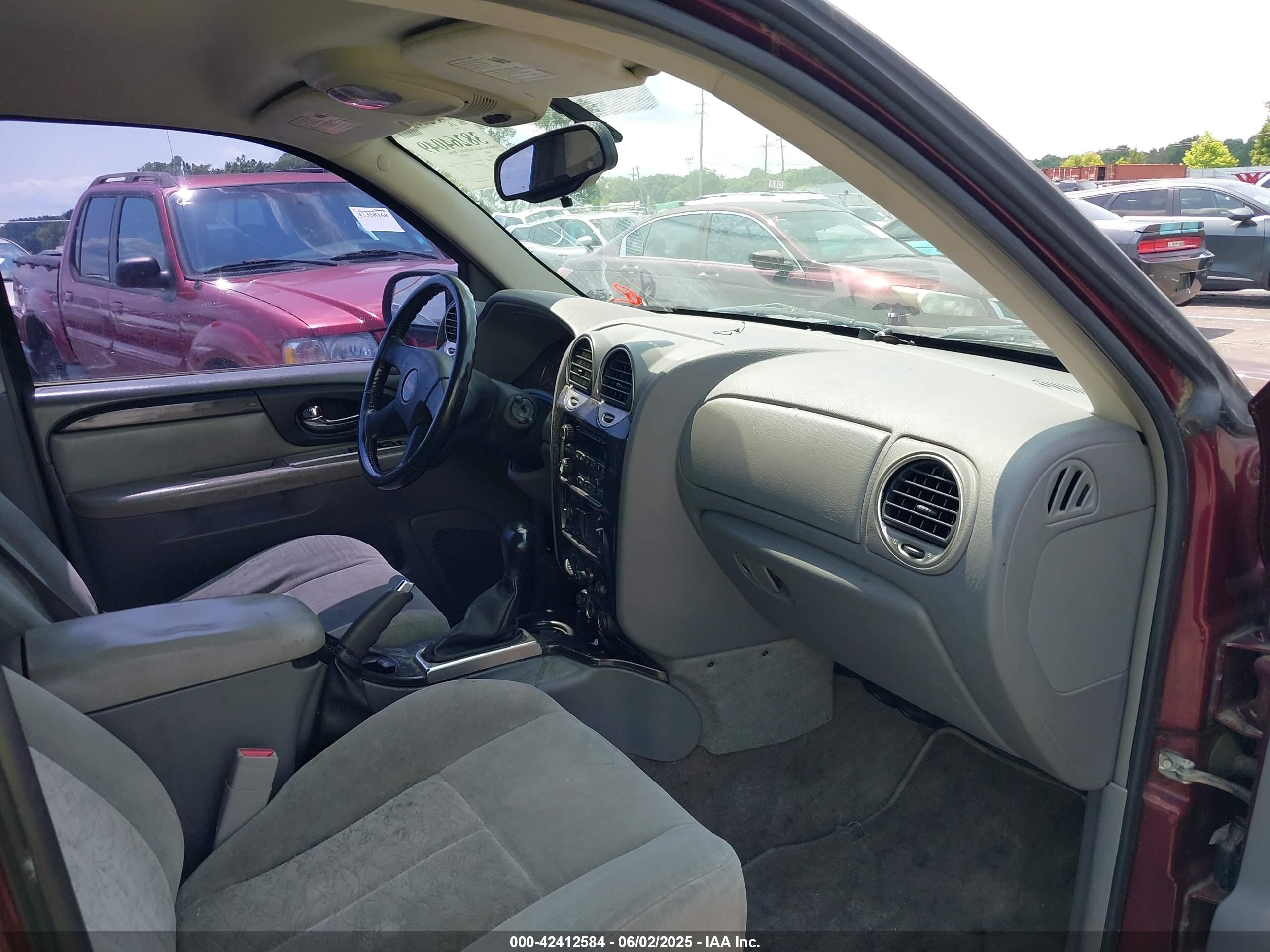 GMC ENVOY image 5