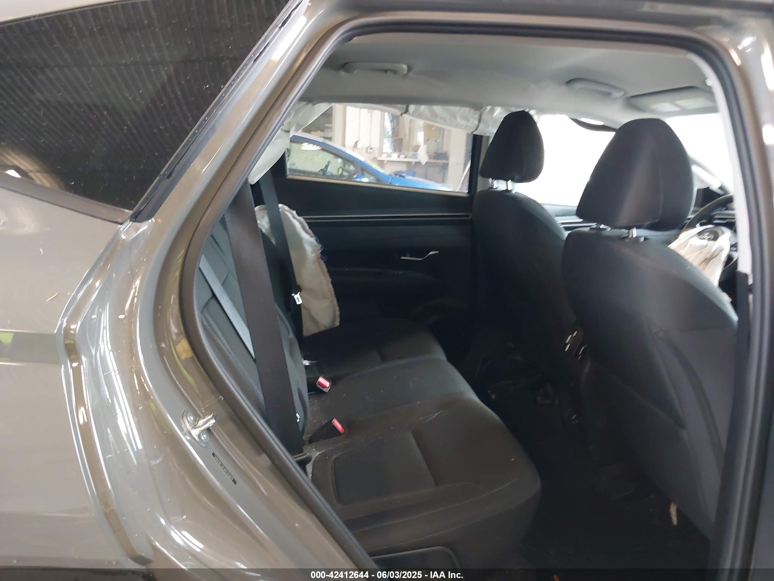 HYUNDAI TUCSON image 8