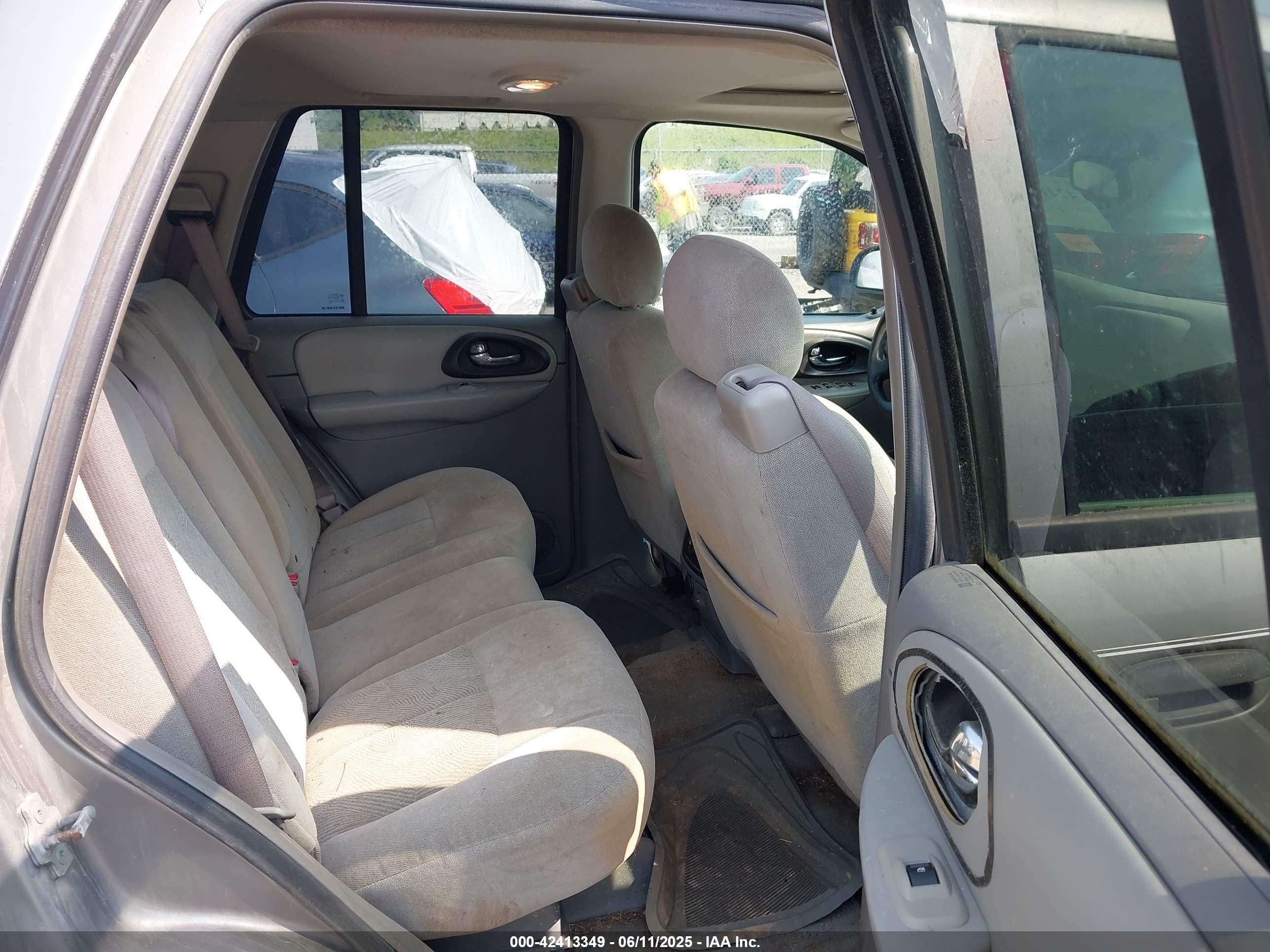 CHEVROLET TRAILBLAZER image 8