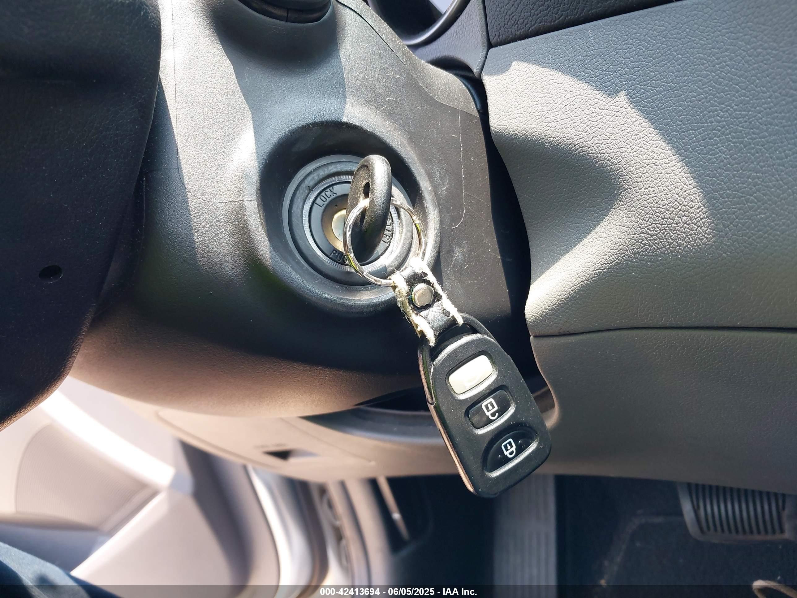 HYUNDAI ELANTRA image 11