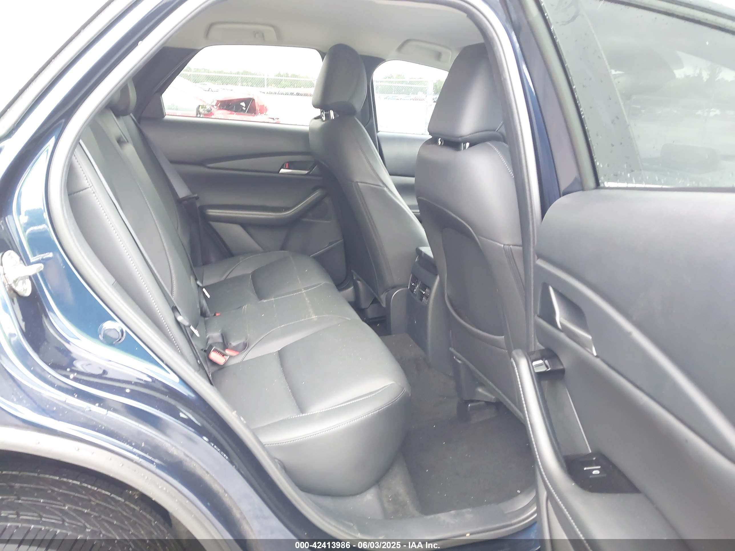 MAZDA CX-30 image 8