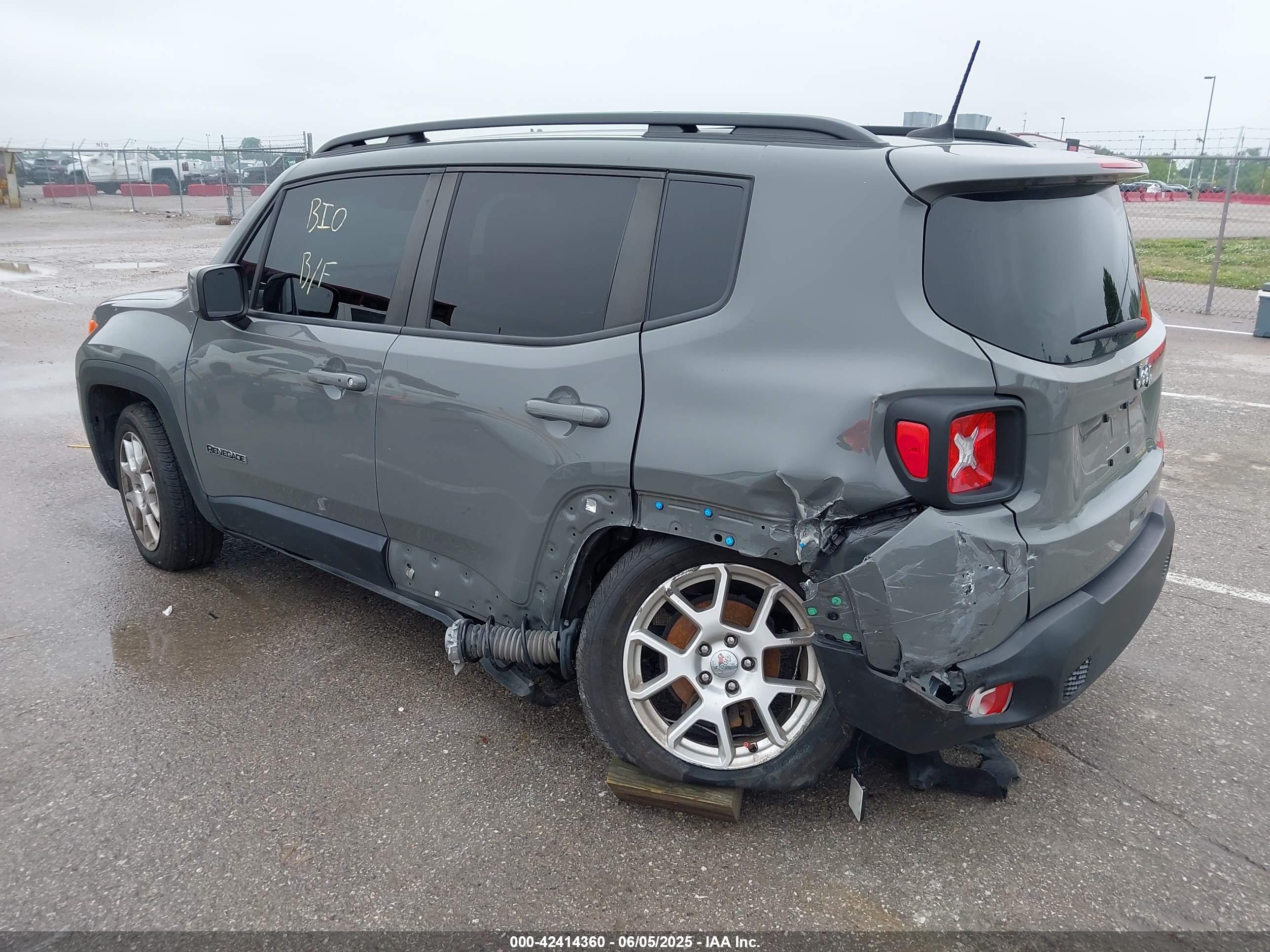 JEEP RENEGADE image 3