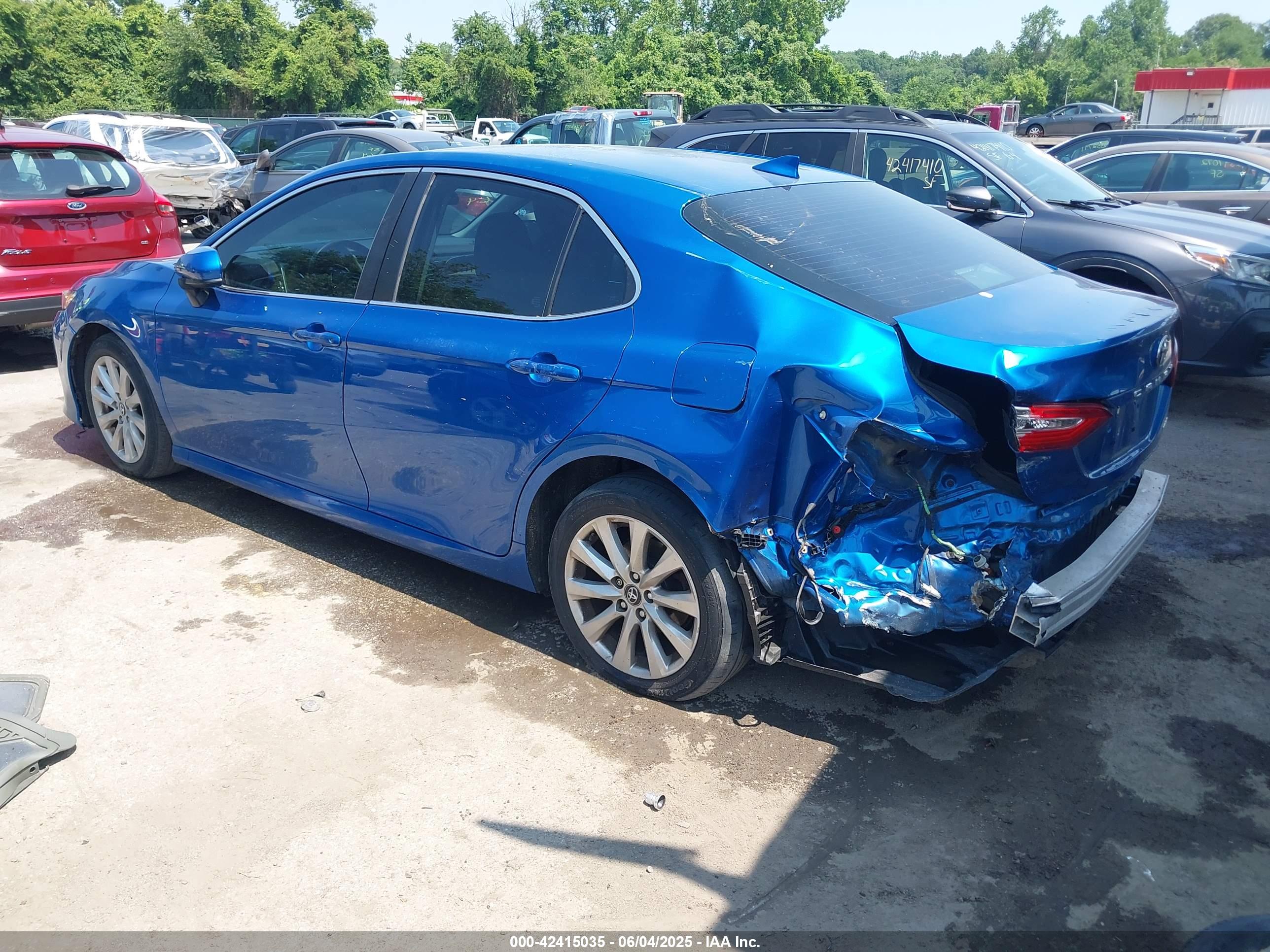 TOYOTA CAMRY image 3