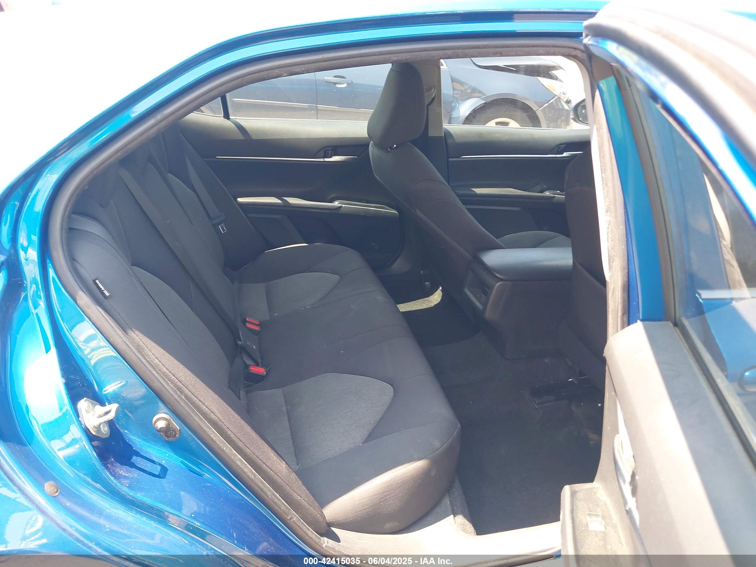 TOYOTA CAMRY image 8