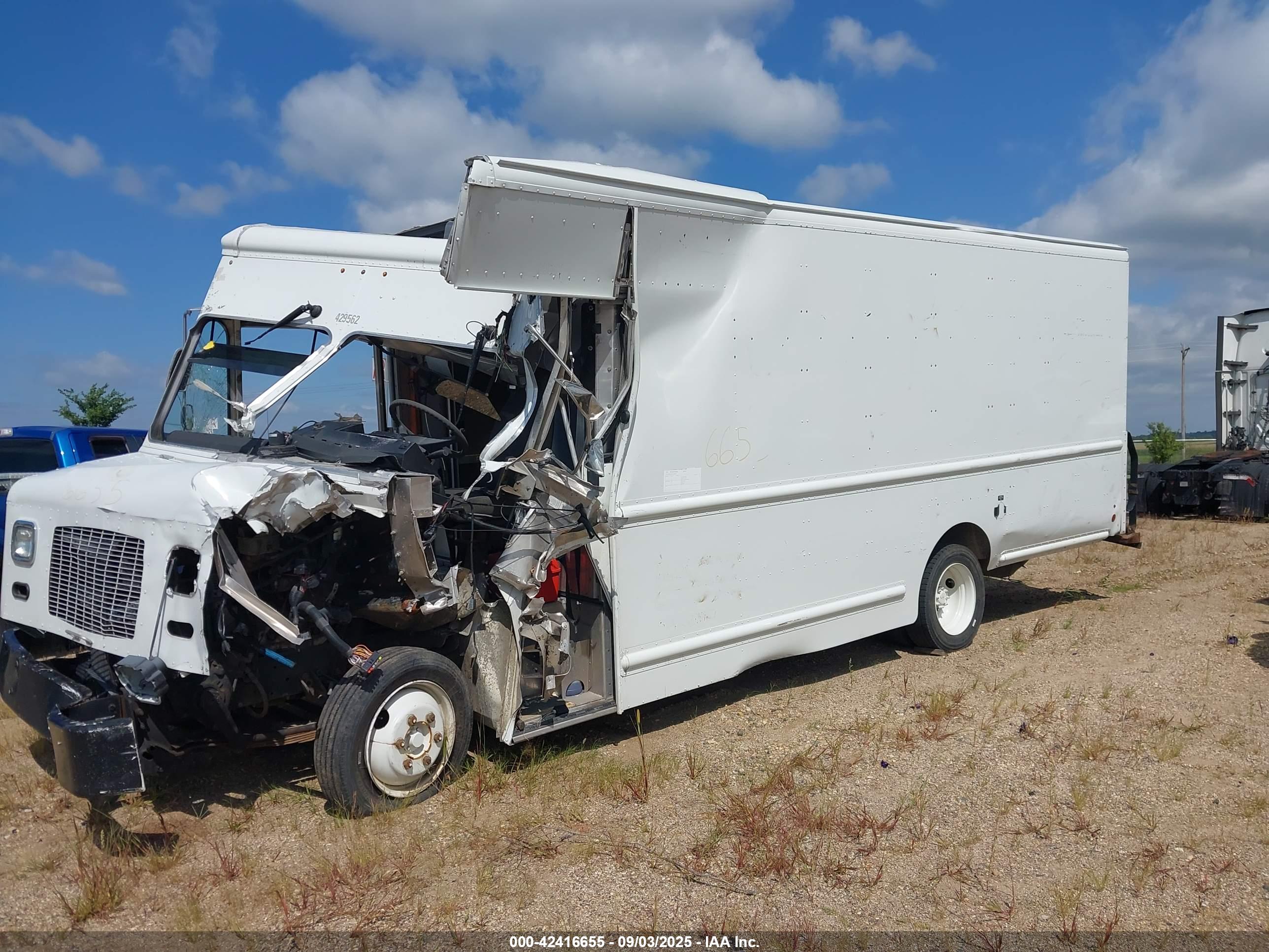 FREIGHTLINER MT45G image 2