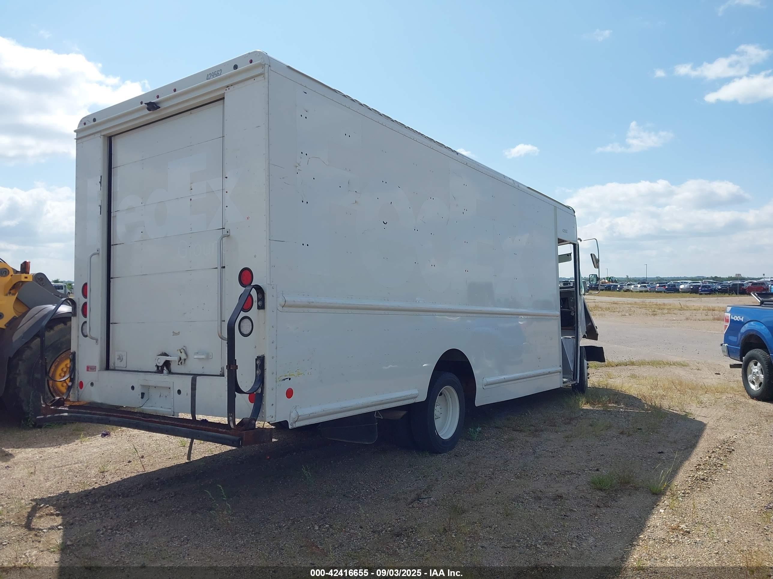 FREIGHTLINER MT45G image 4