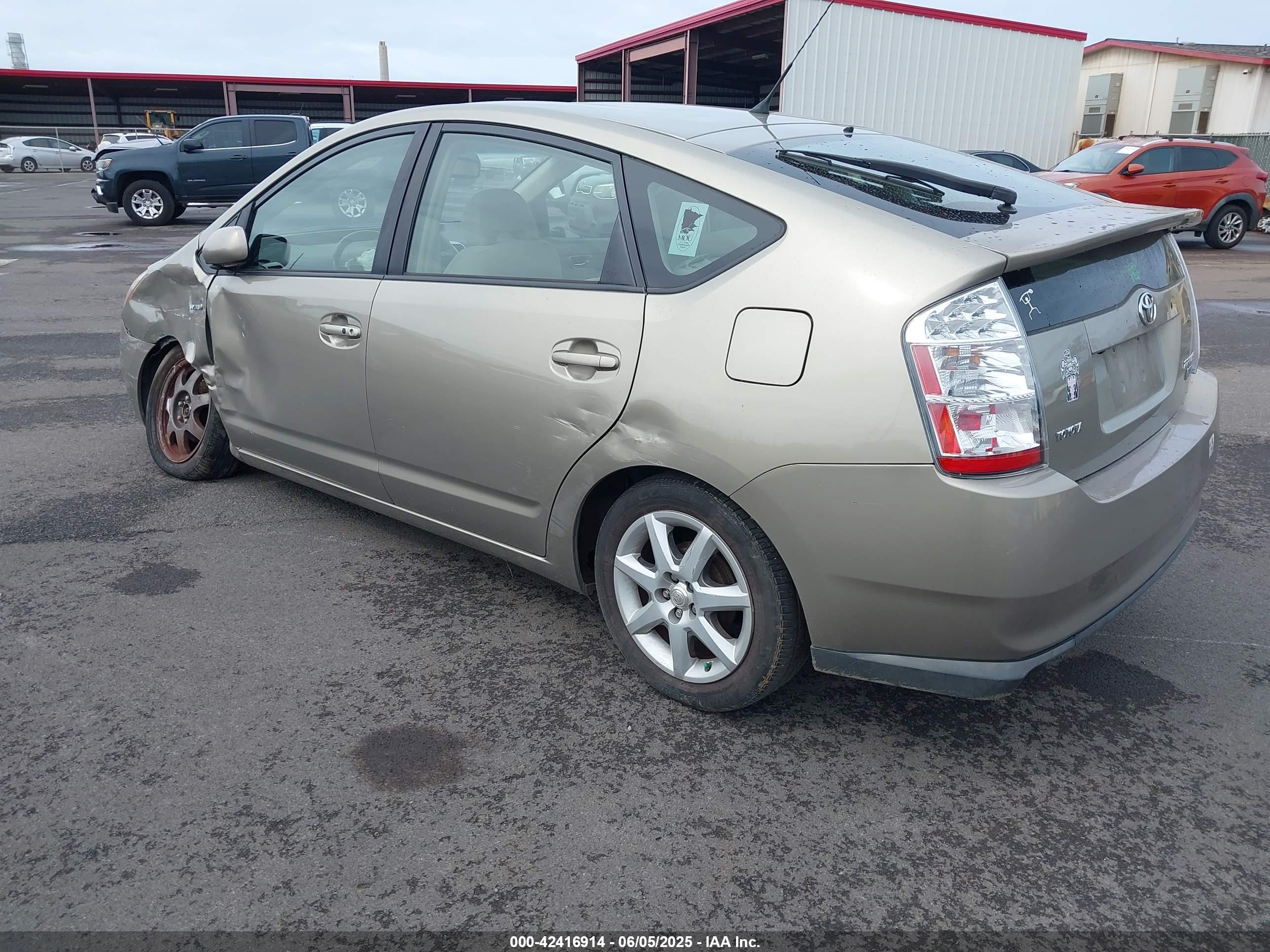 TOYOTA PRIUS image 3