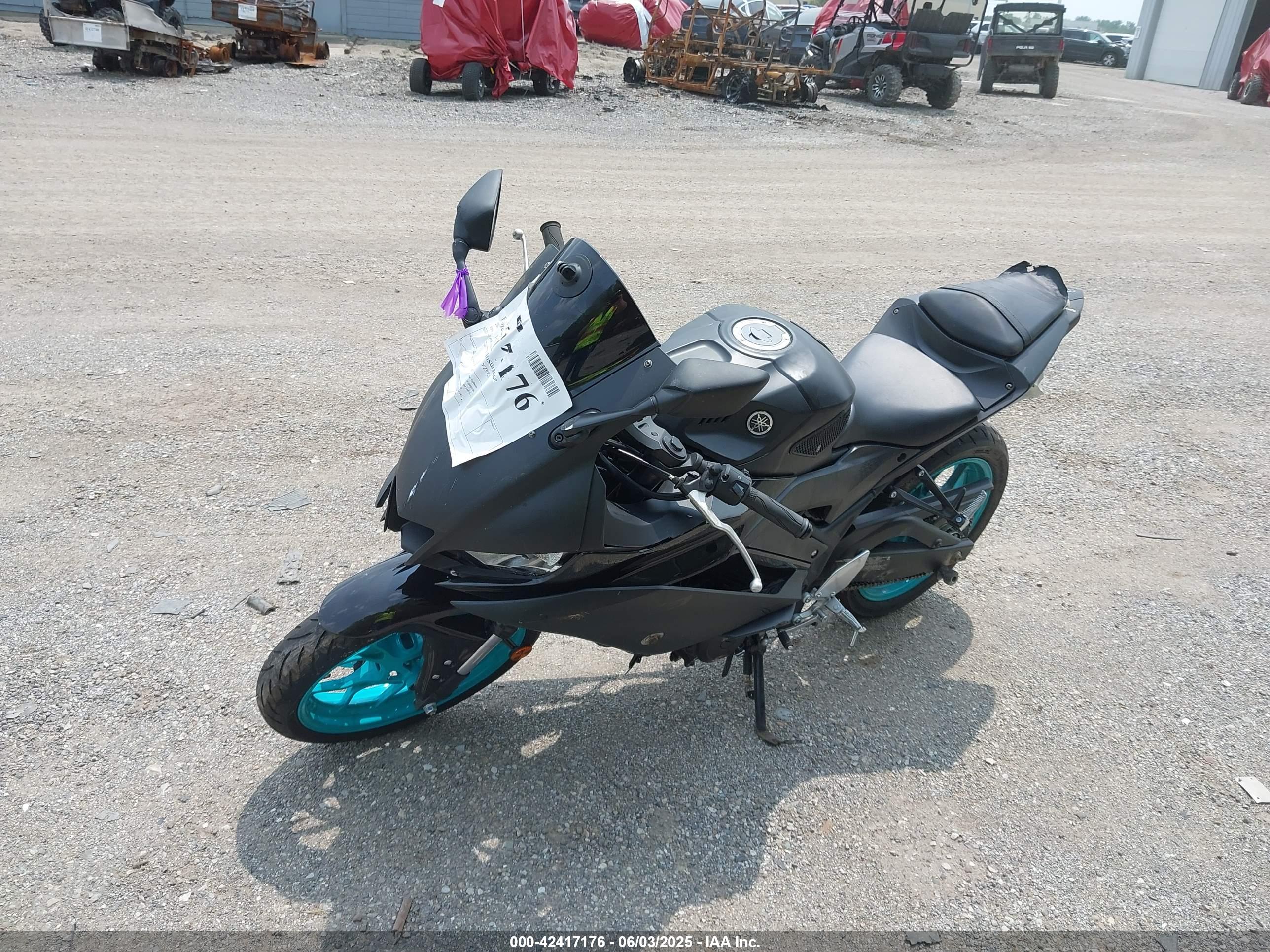 YAMAHA YZFR3 image 2