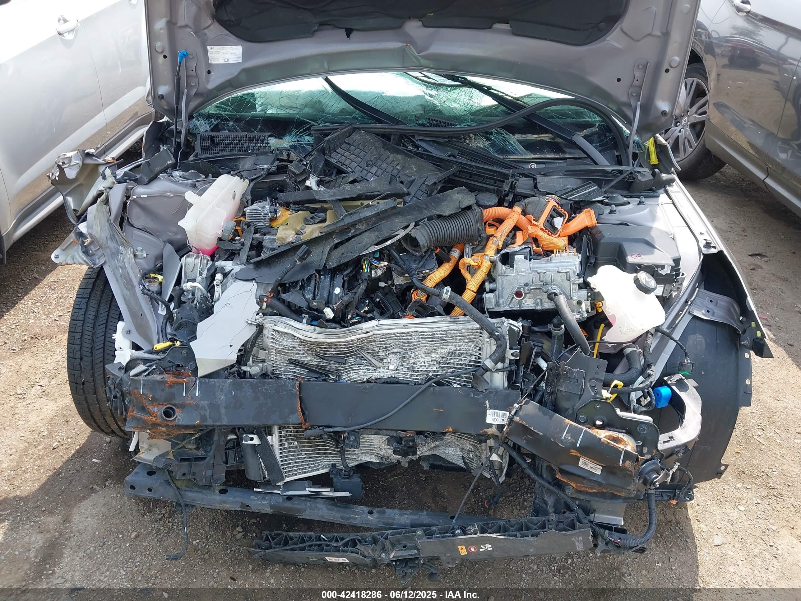 HYUNDAI ELANTRA image 10