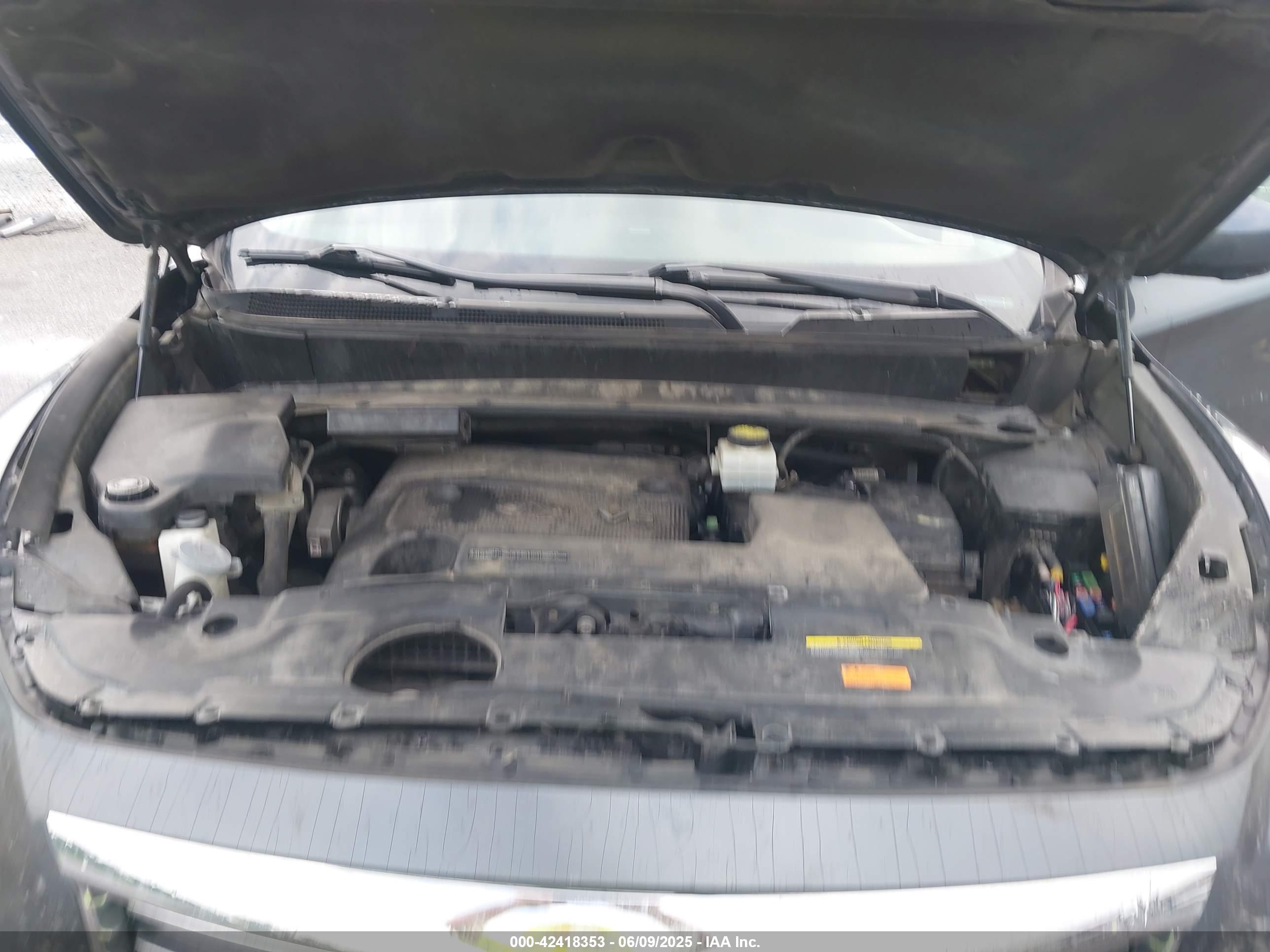 INFINITI JX35 image 10