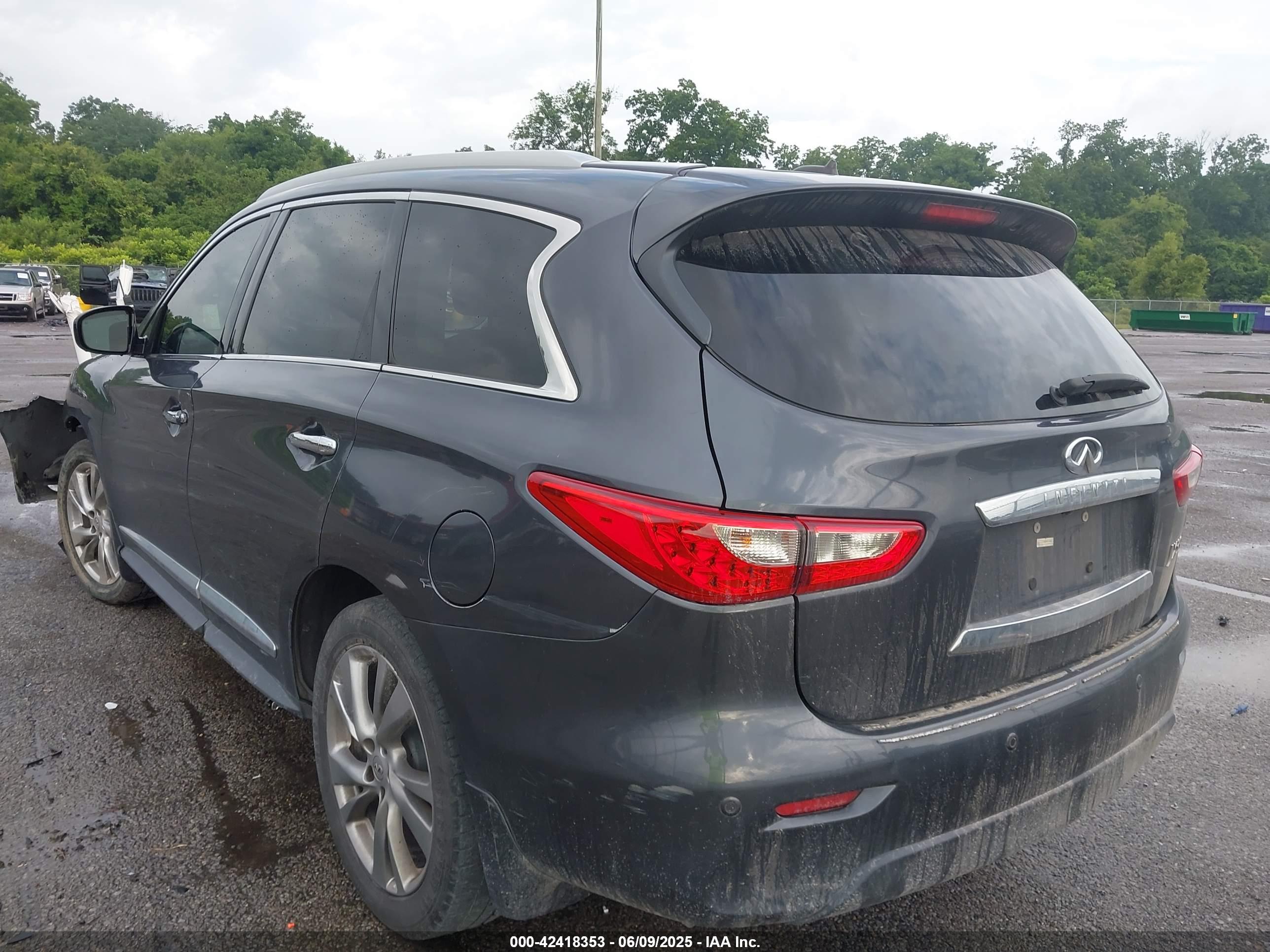 INFINITI JX35 image 3