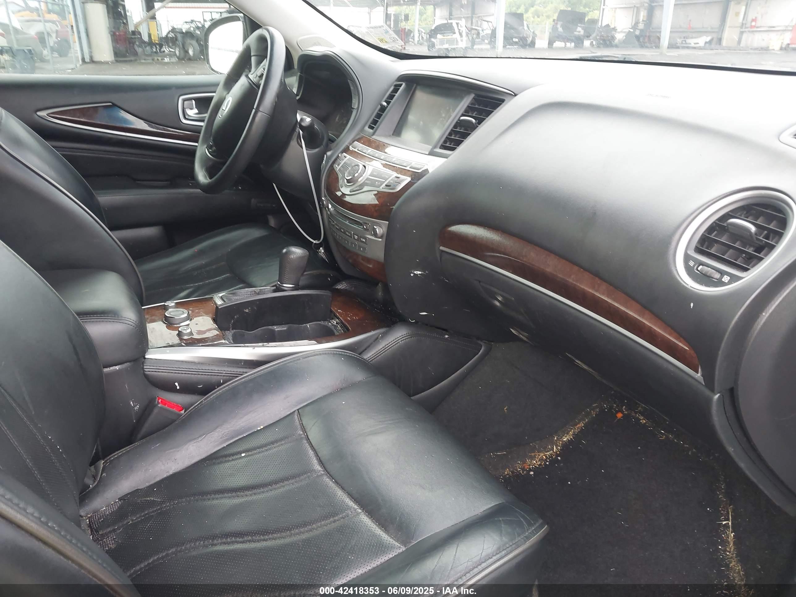 INFINITI JX35 image 5
