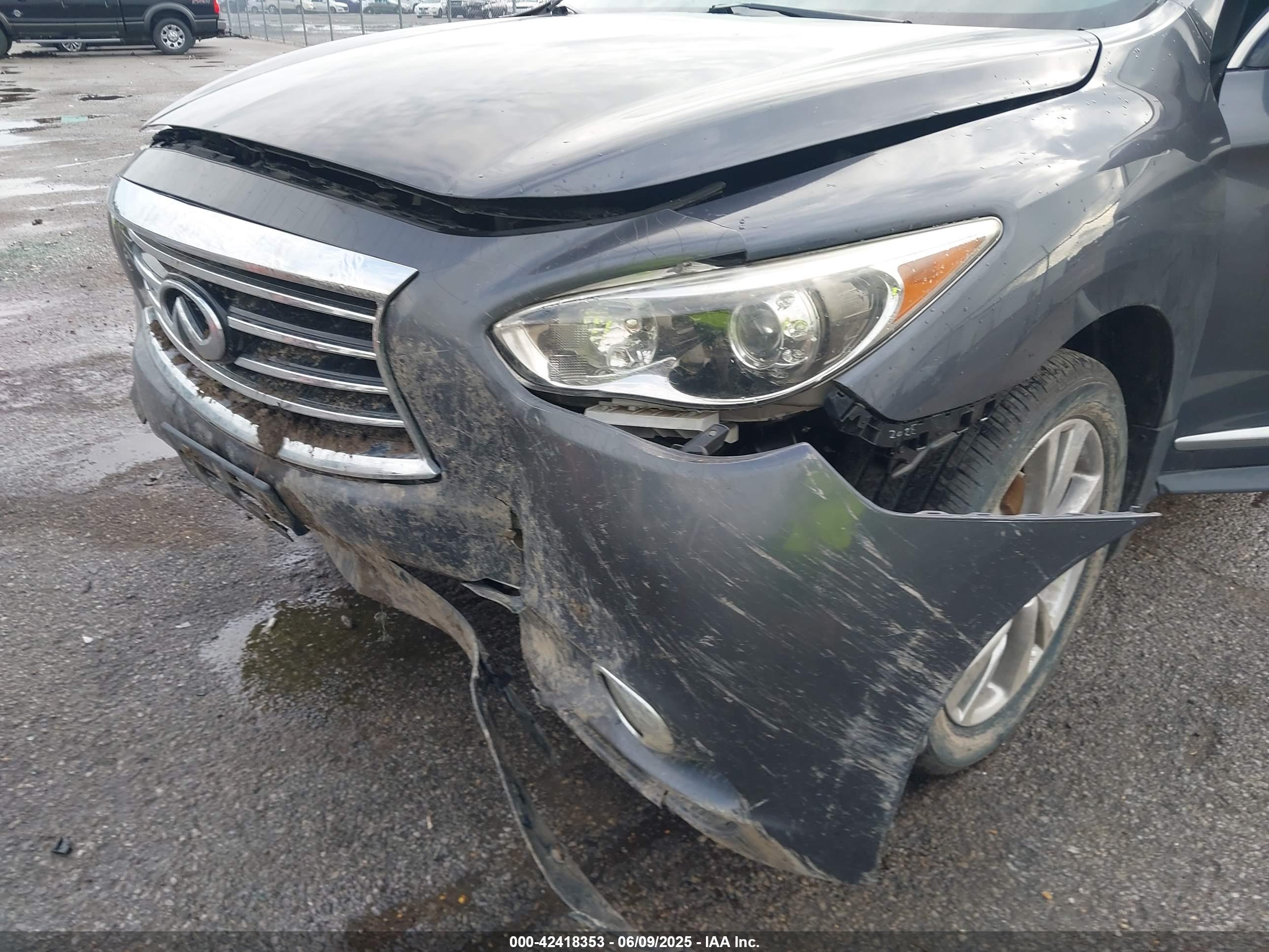 INFINITI JX35 image 6