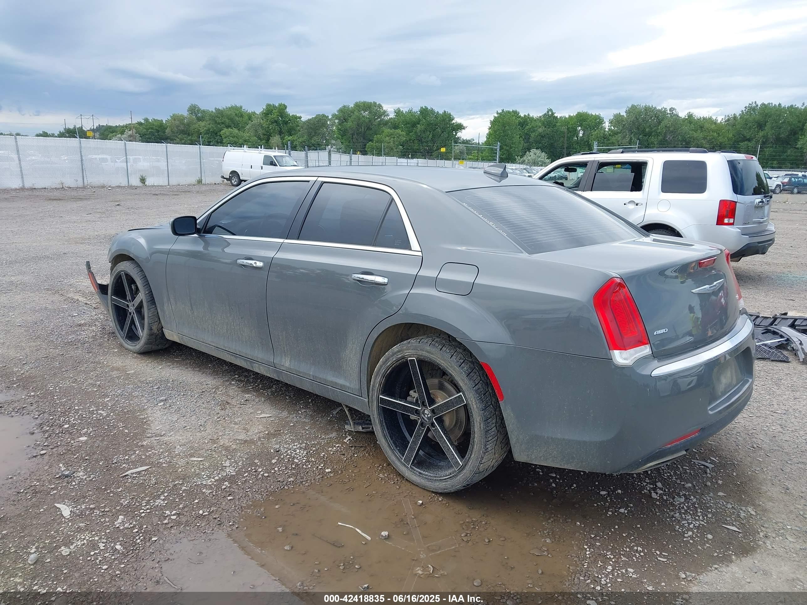 CHRYSLER 300 image 3