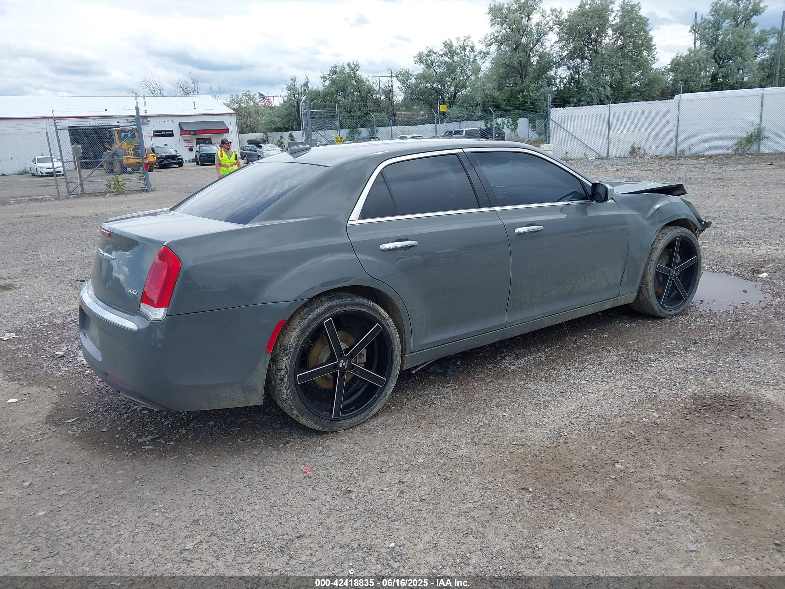 CHRYSLER 300 image 4