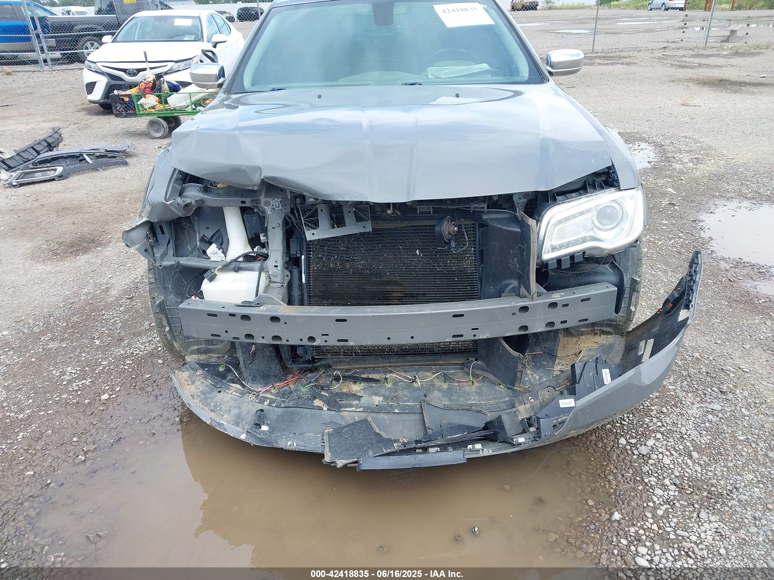 CHRYSLER 300 image 6