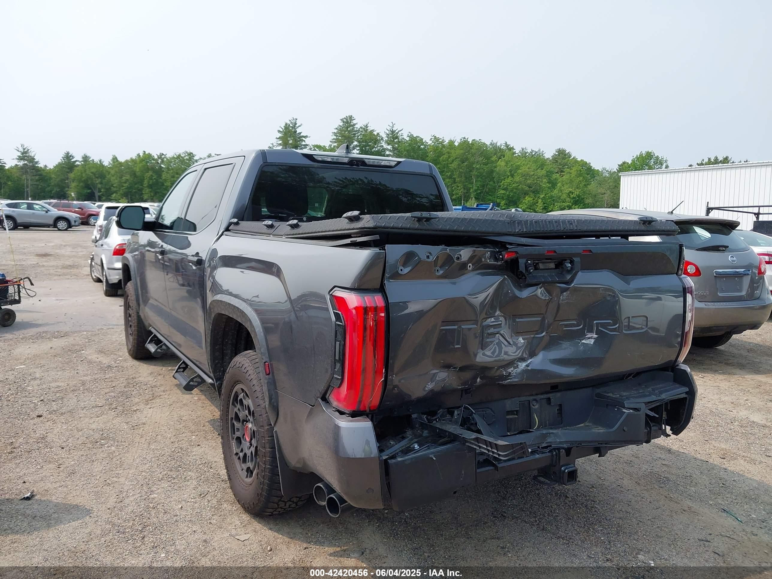 TOYOTA TUNDRA image 3