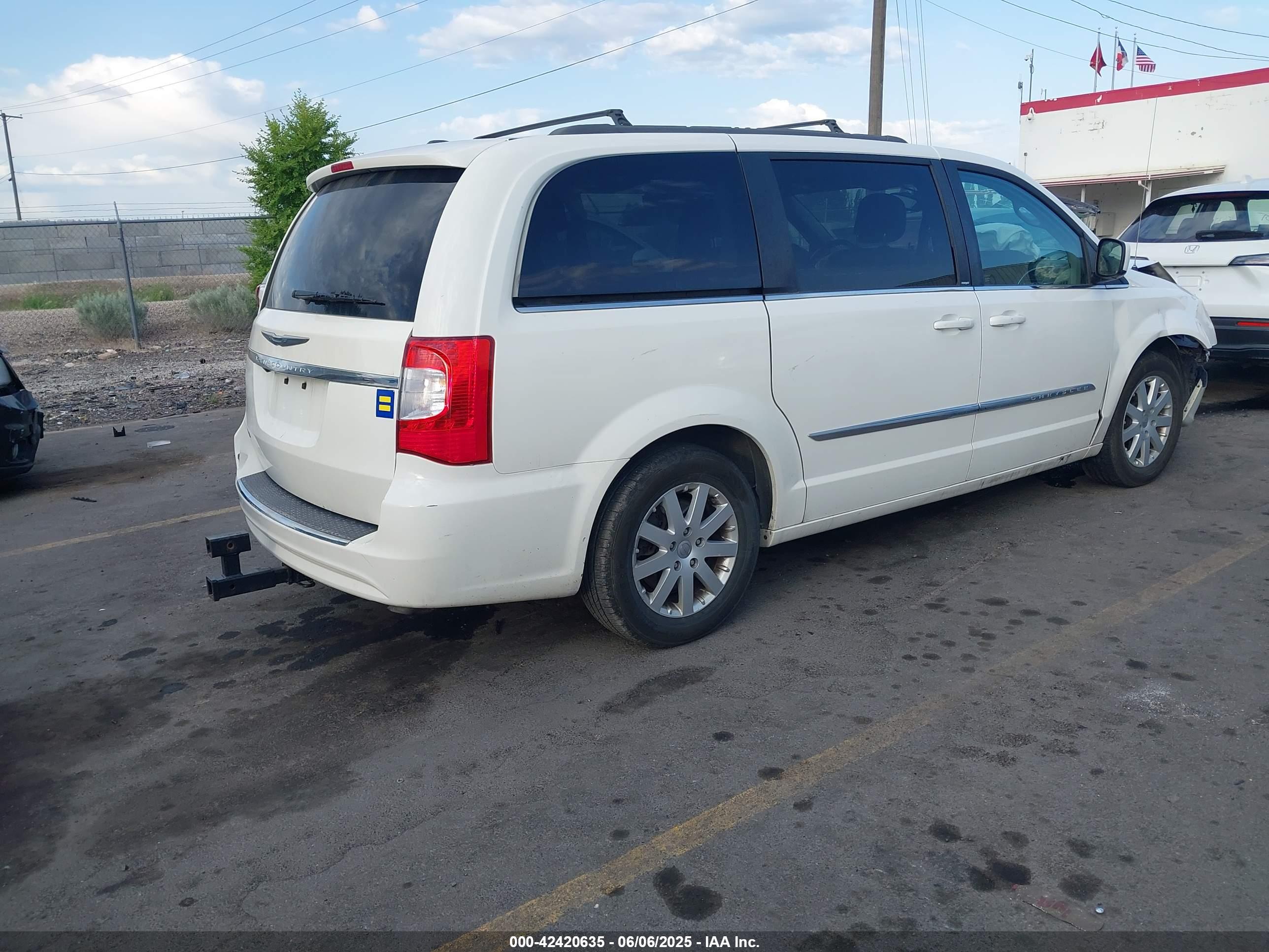 CHRYSLER TOWN image 4