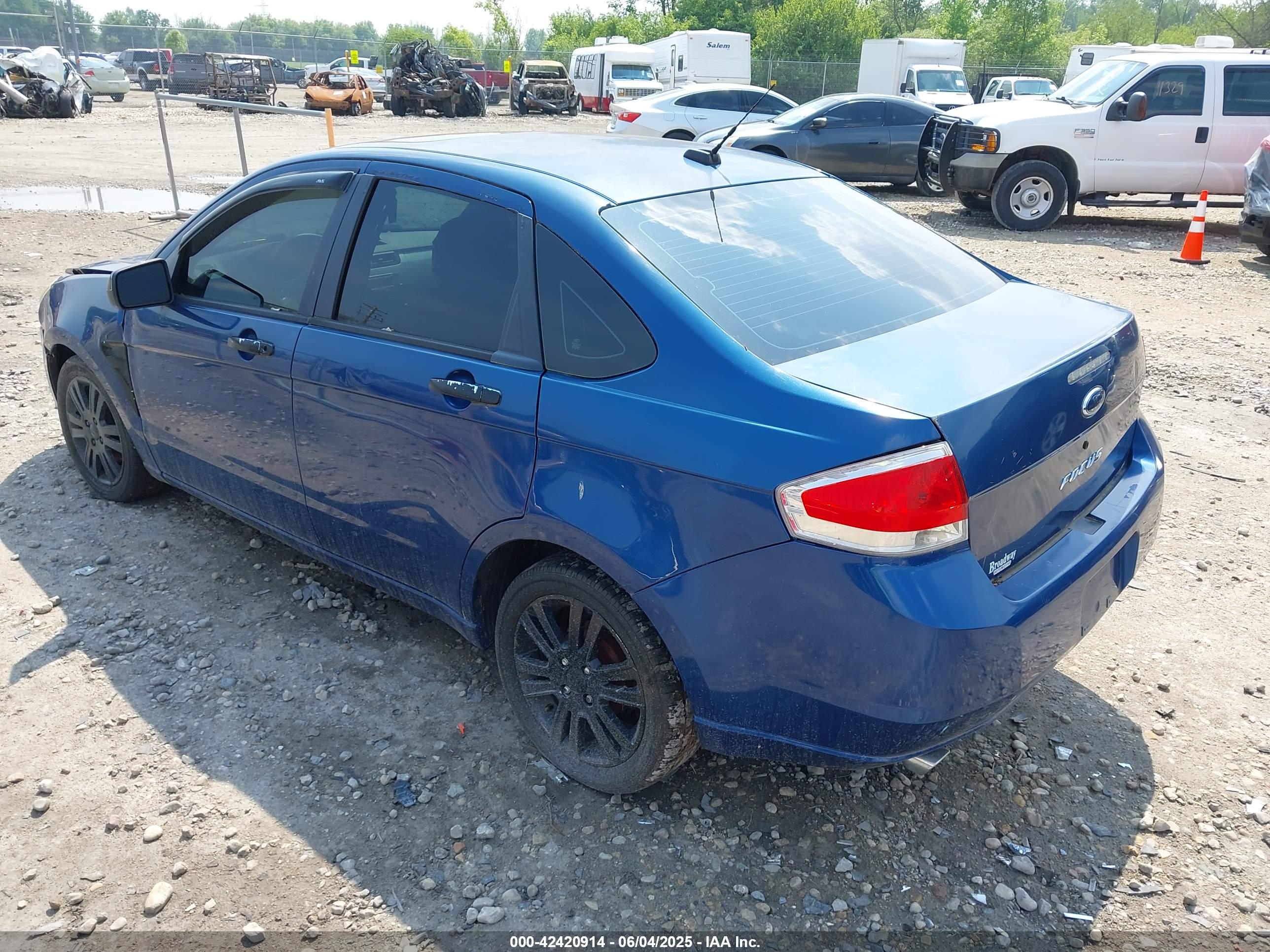 FORD FOCUS image 3